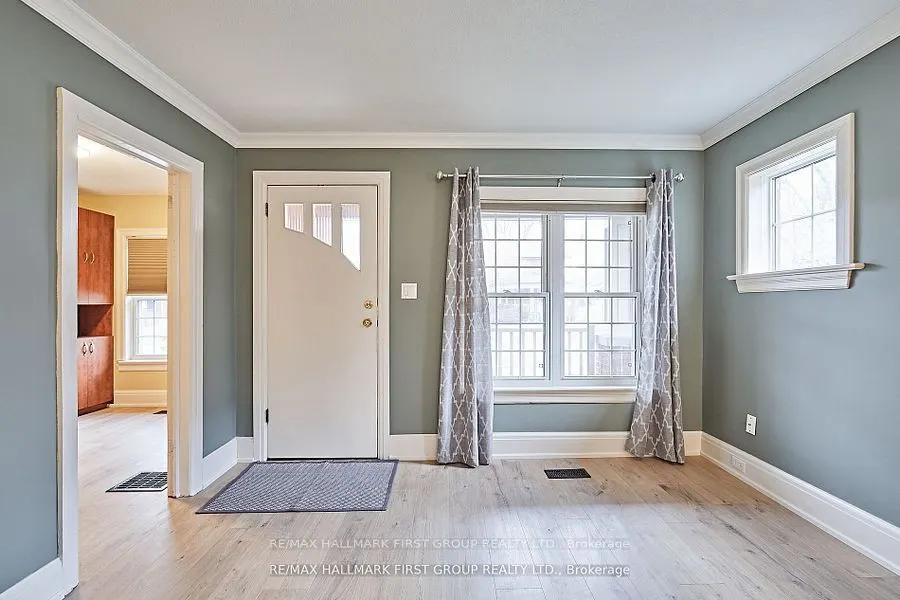 33 Mclaughlin Boulevard