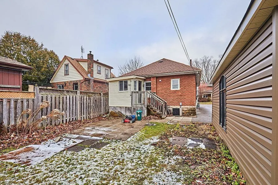 33 Mclaughlin Boulevard