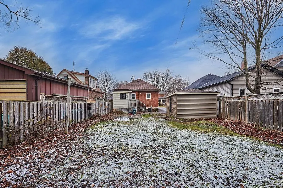 33 Mclaughlin Boulevard