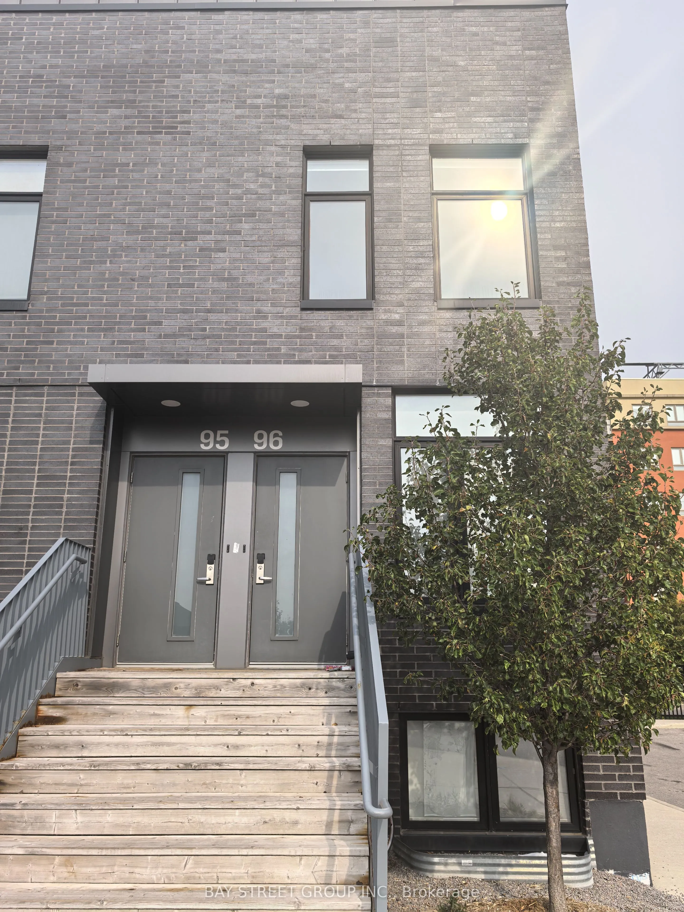 1760 Simcoe Street N, #96B