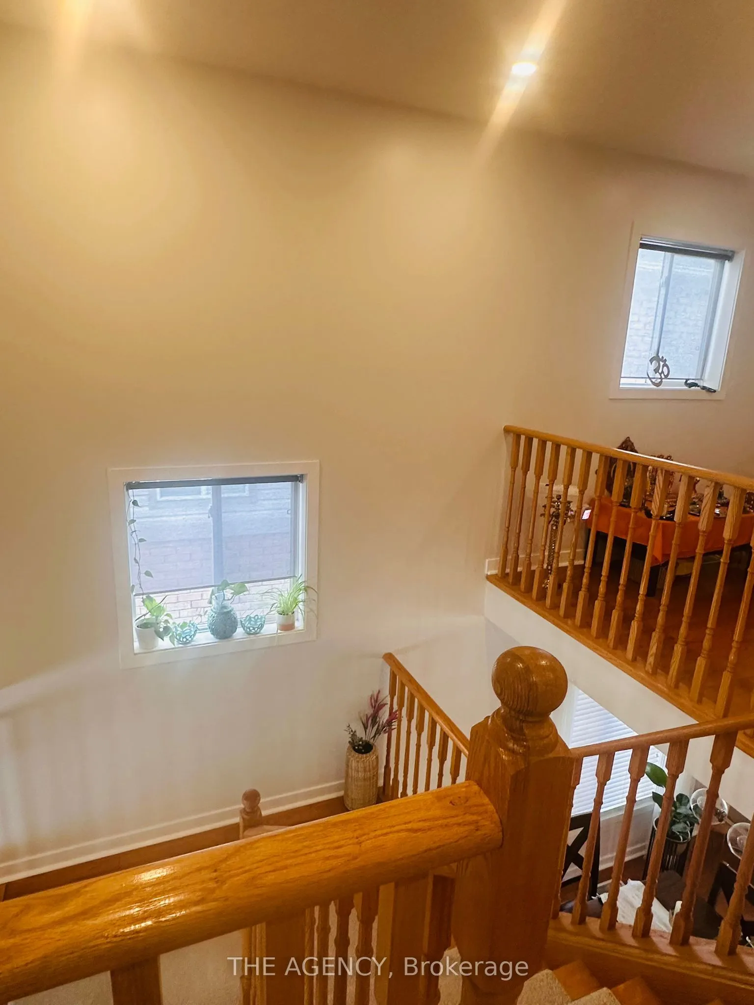 12 Robert Attersley Drive E
