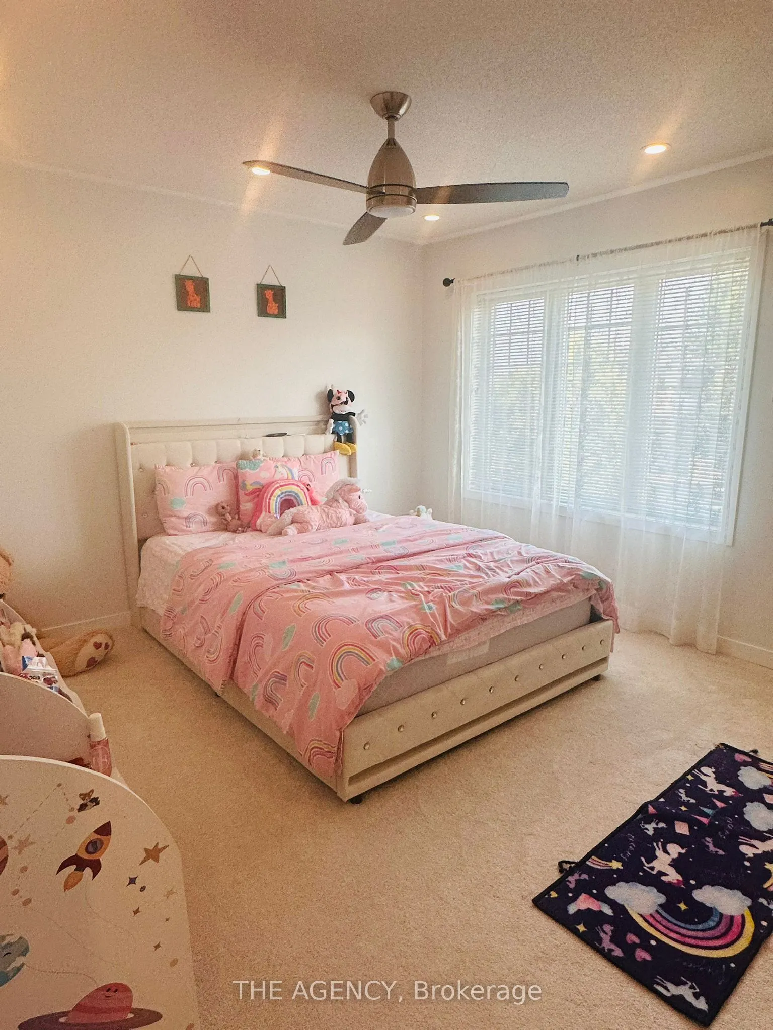 12 Robert Attersley Drive E