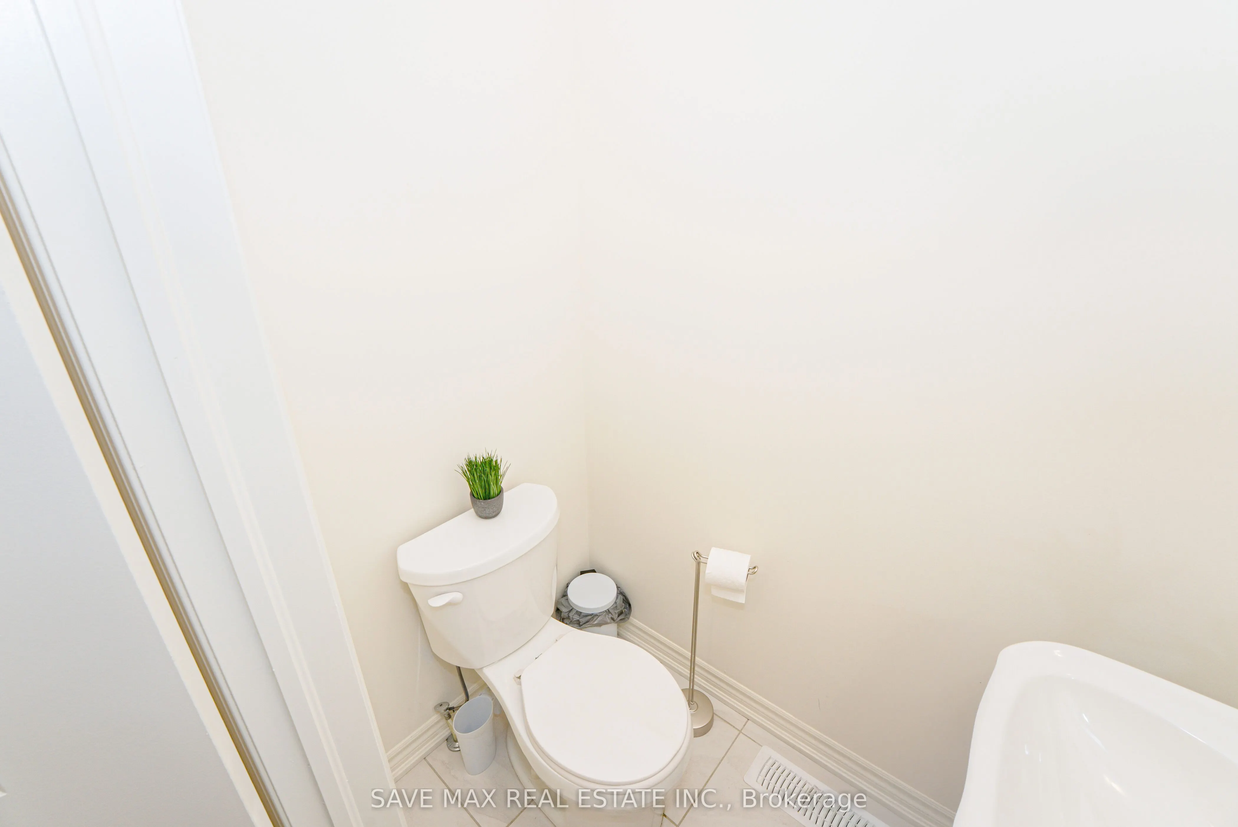 2092 Coppermine Street
