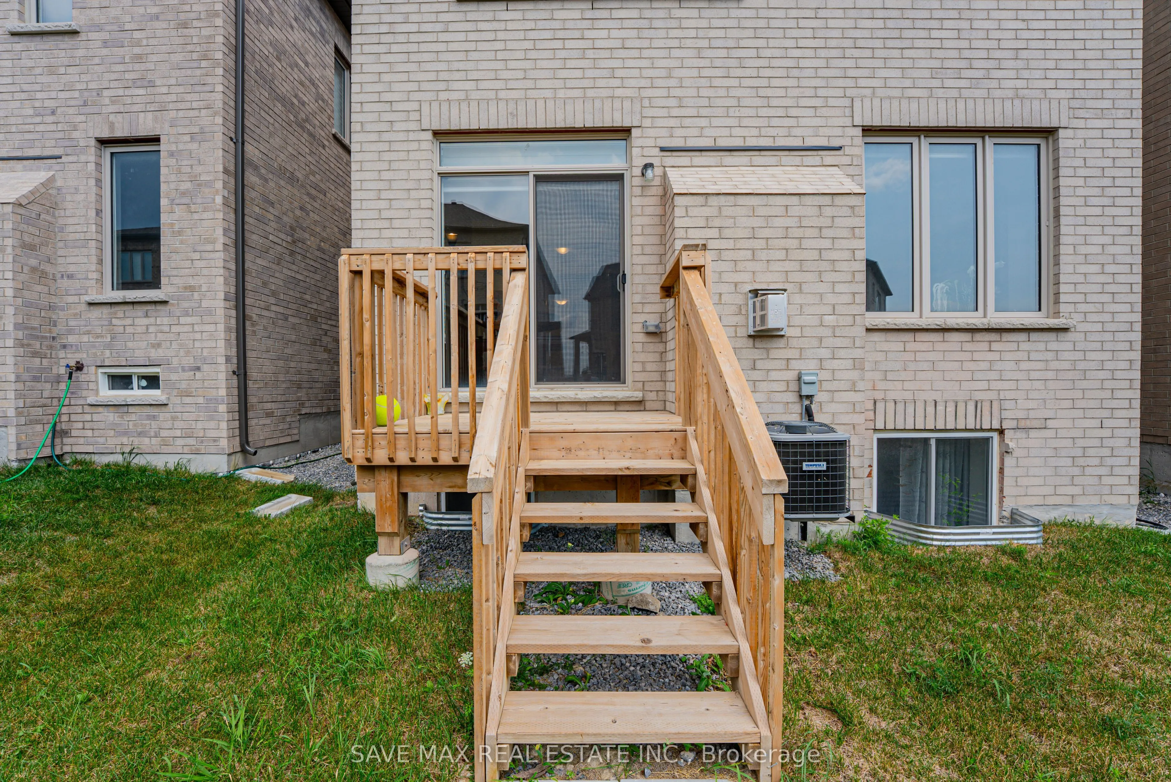 2092 Coppermine Street