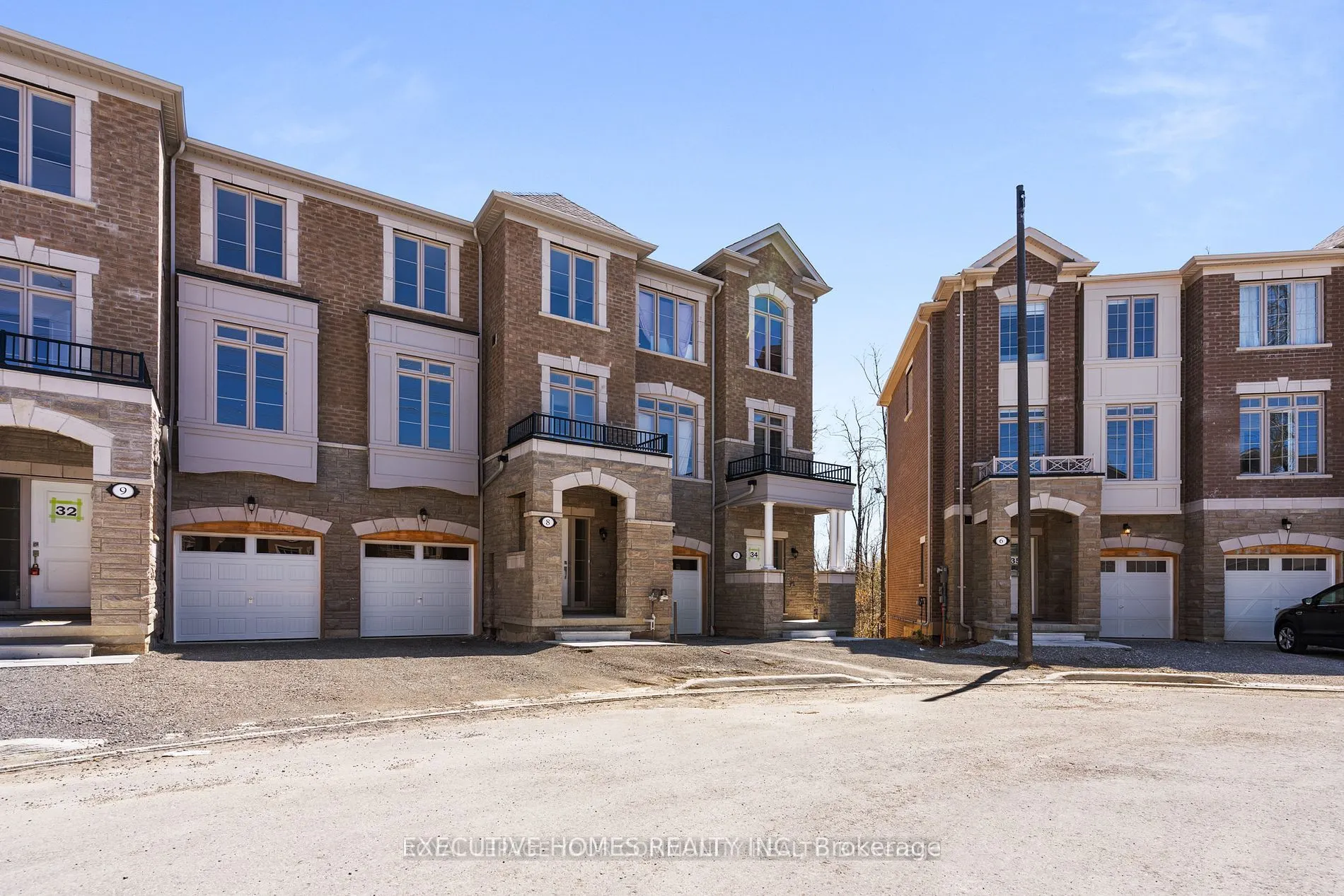 7 Coote Court W