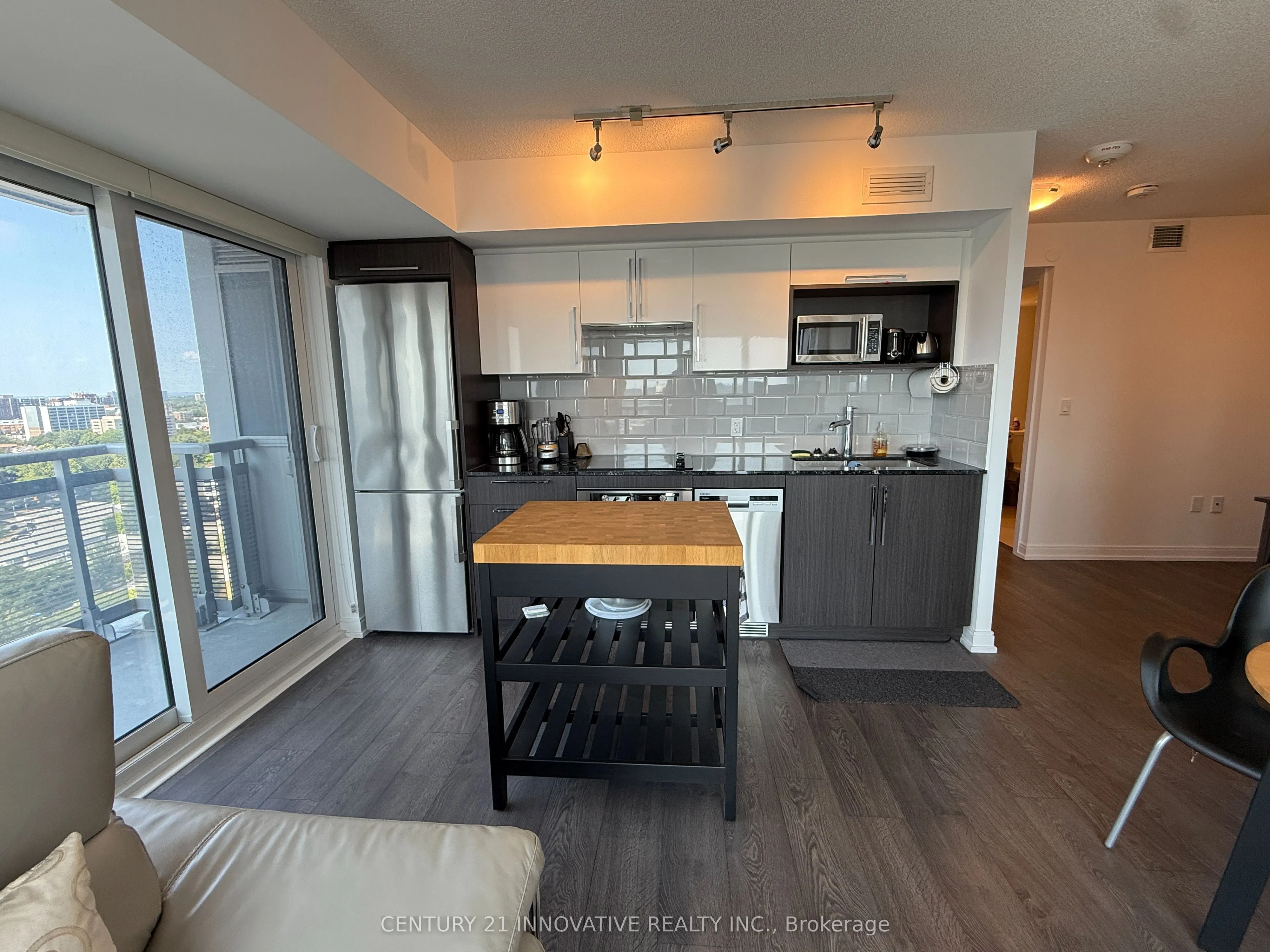 275 Village Green Square, #1723