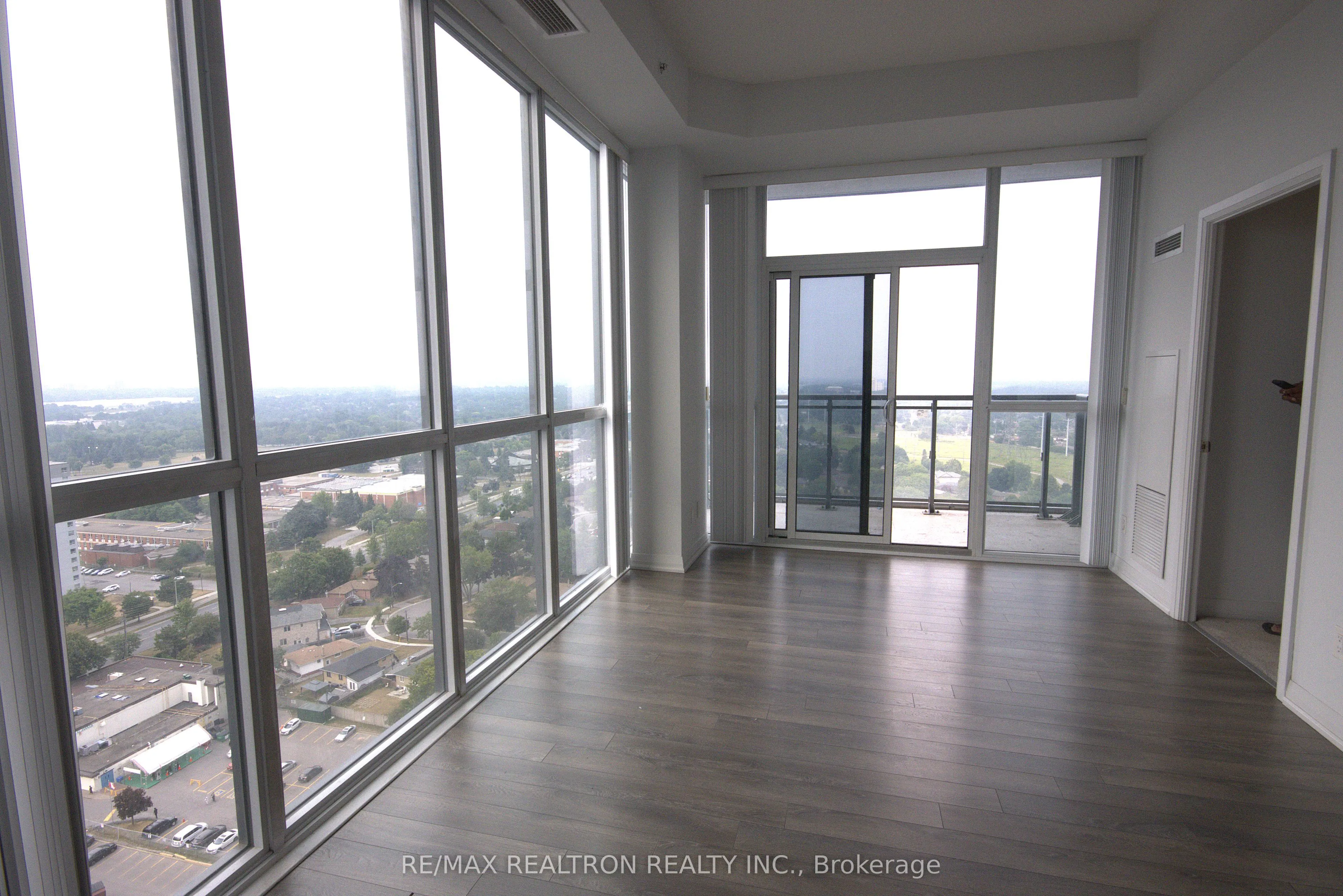 30 Meadowglen Place, #2607