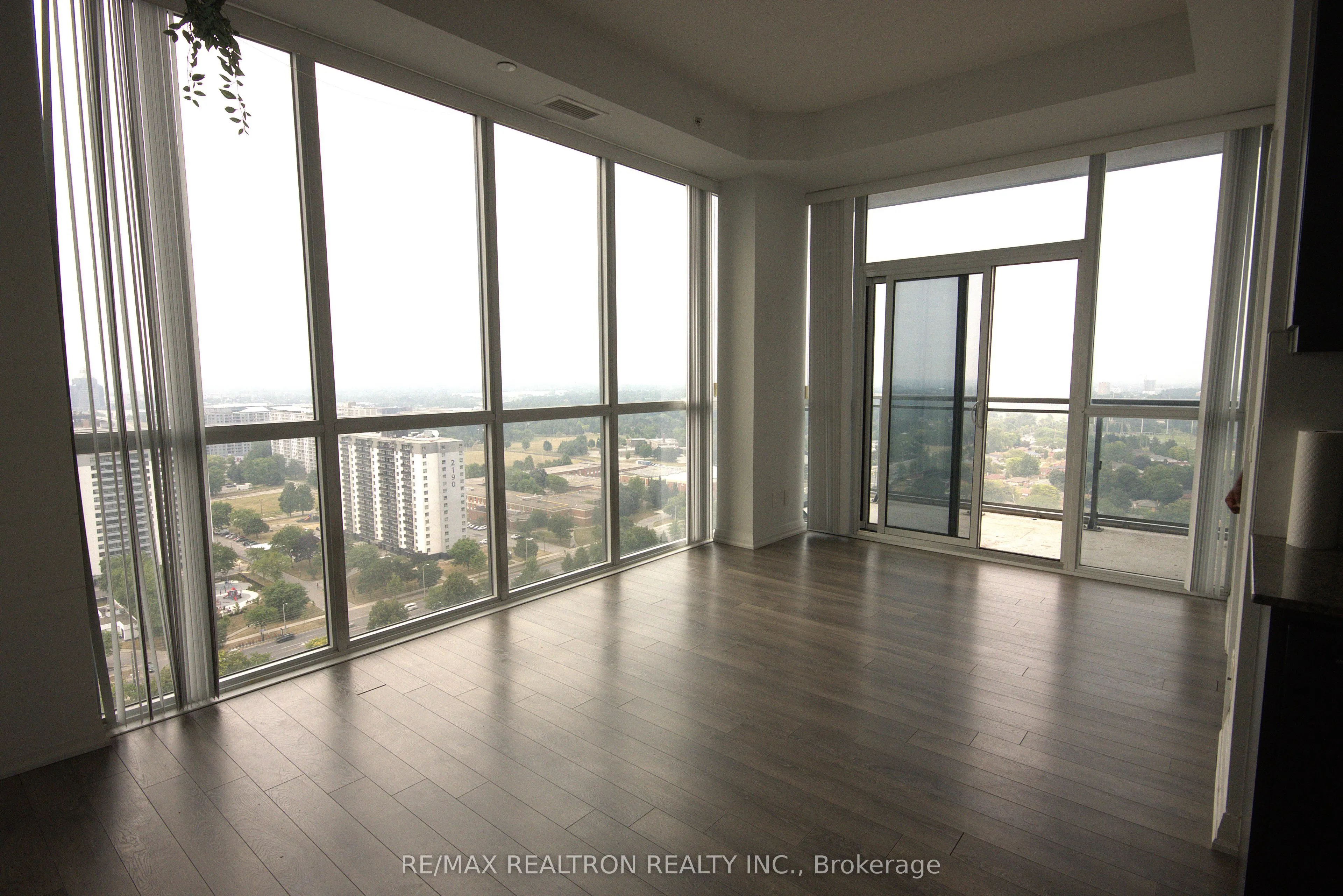 30 Meadowglen Place, #2607