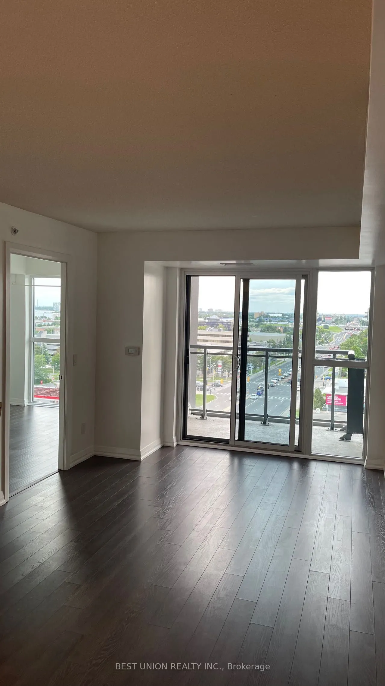 30 Meadowglen Place, #904