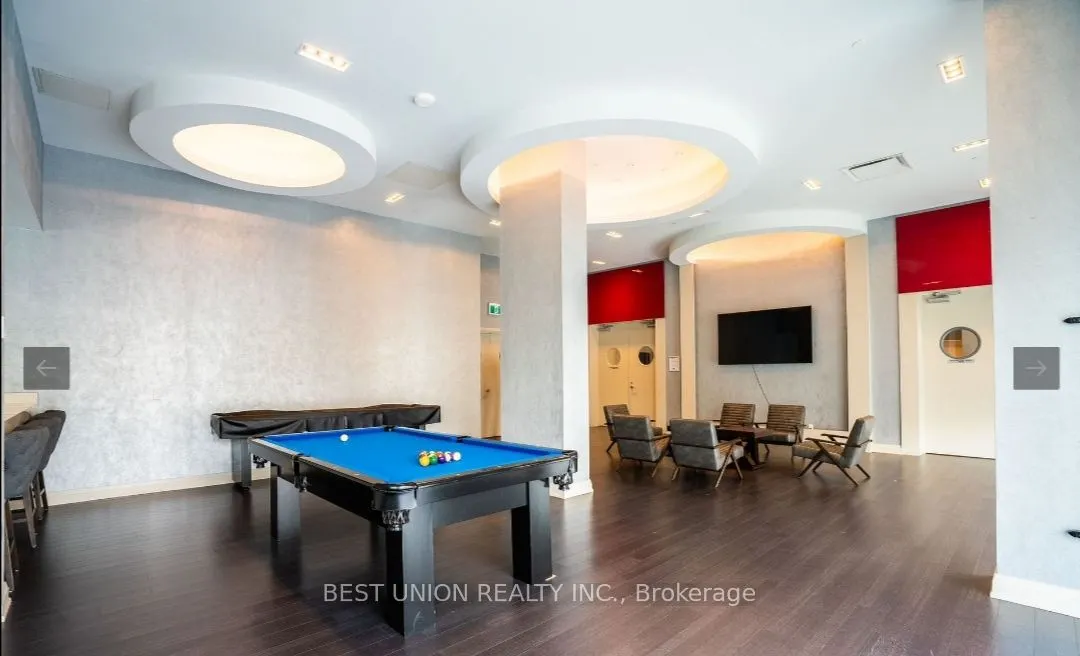 30 Meadowglen Place, #904