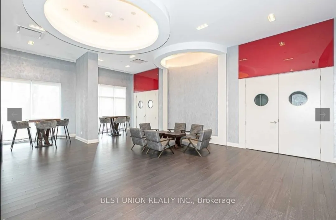 30 Meadowglen Place, #904