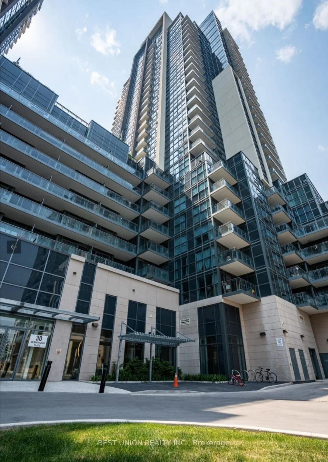 30 Meadowglen Place, #904