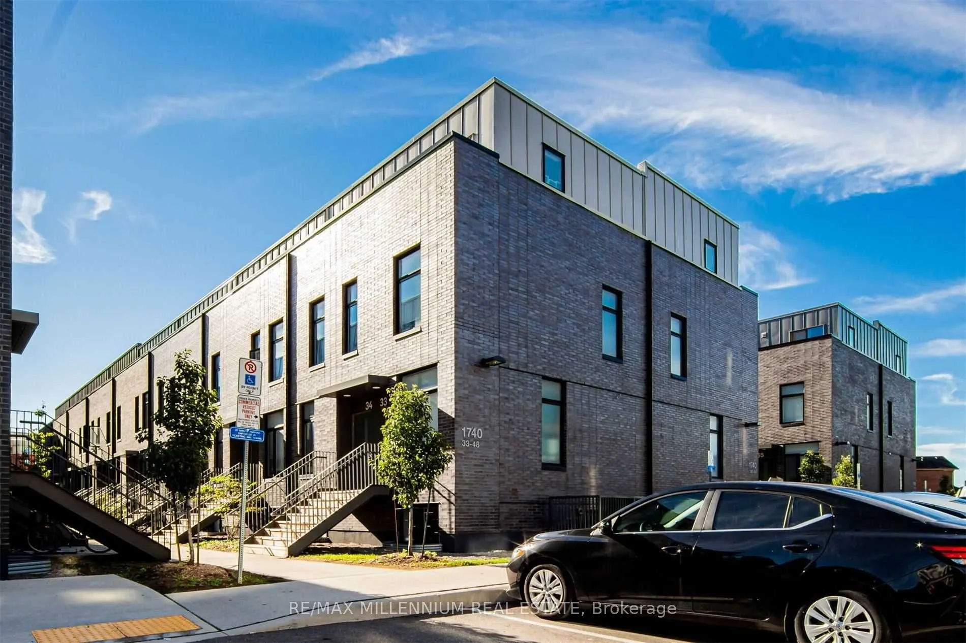 1740 Simcoe Unit 1 Street, #33