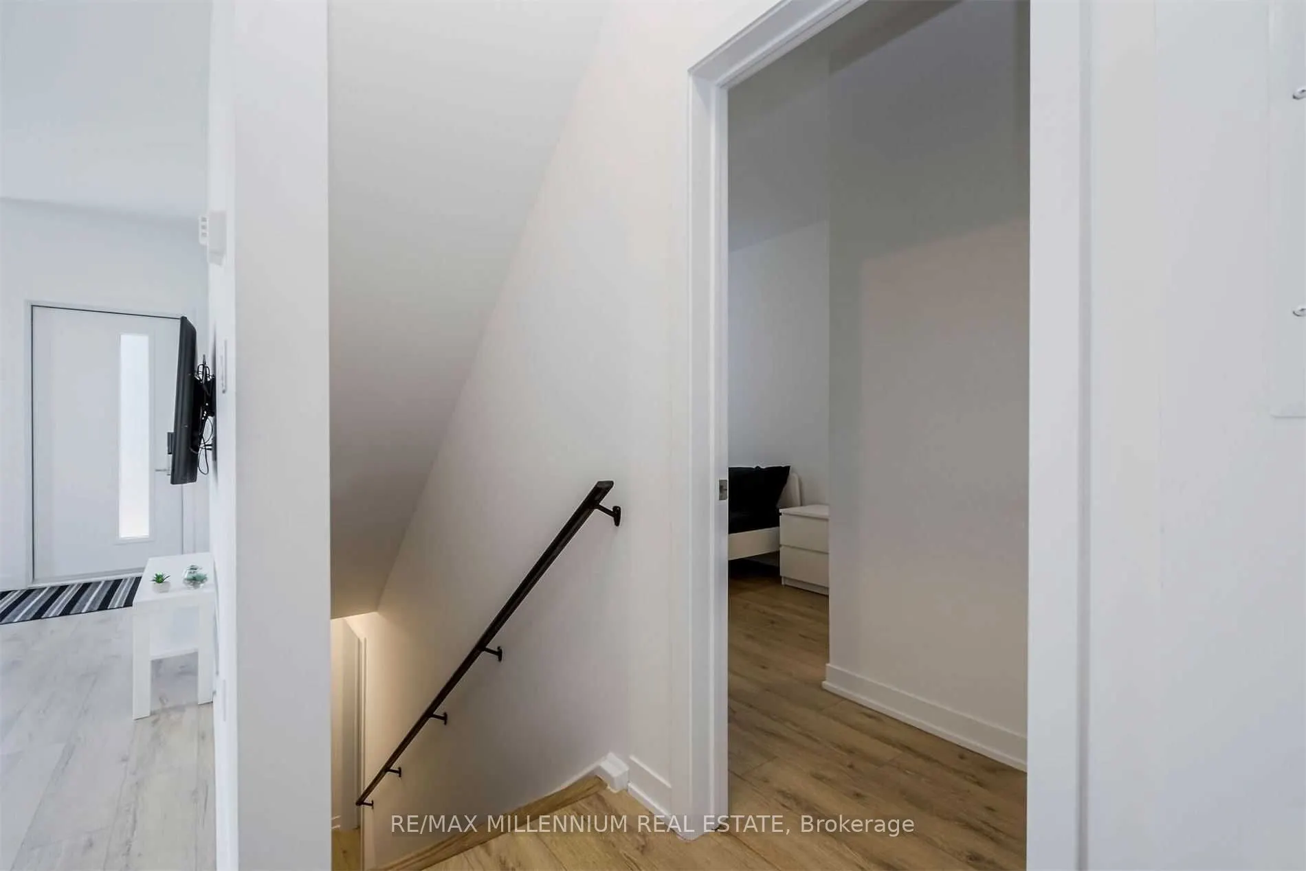 1740 Simcoe Unit 1 Street, #33