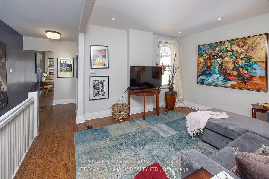 18 Pape Avenue, #upper