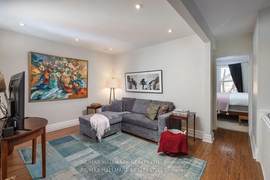 18 Pape Avenue, #upper