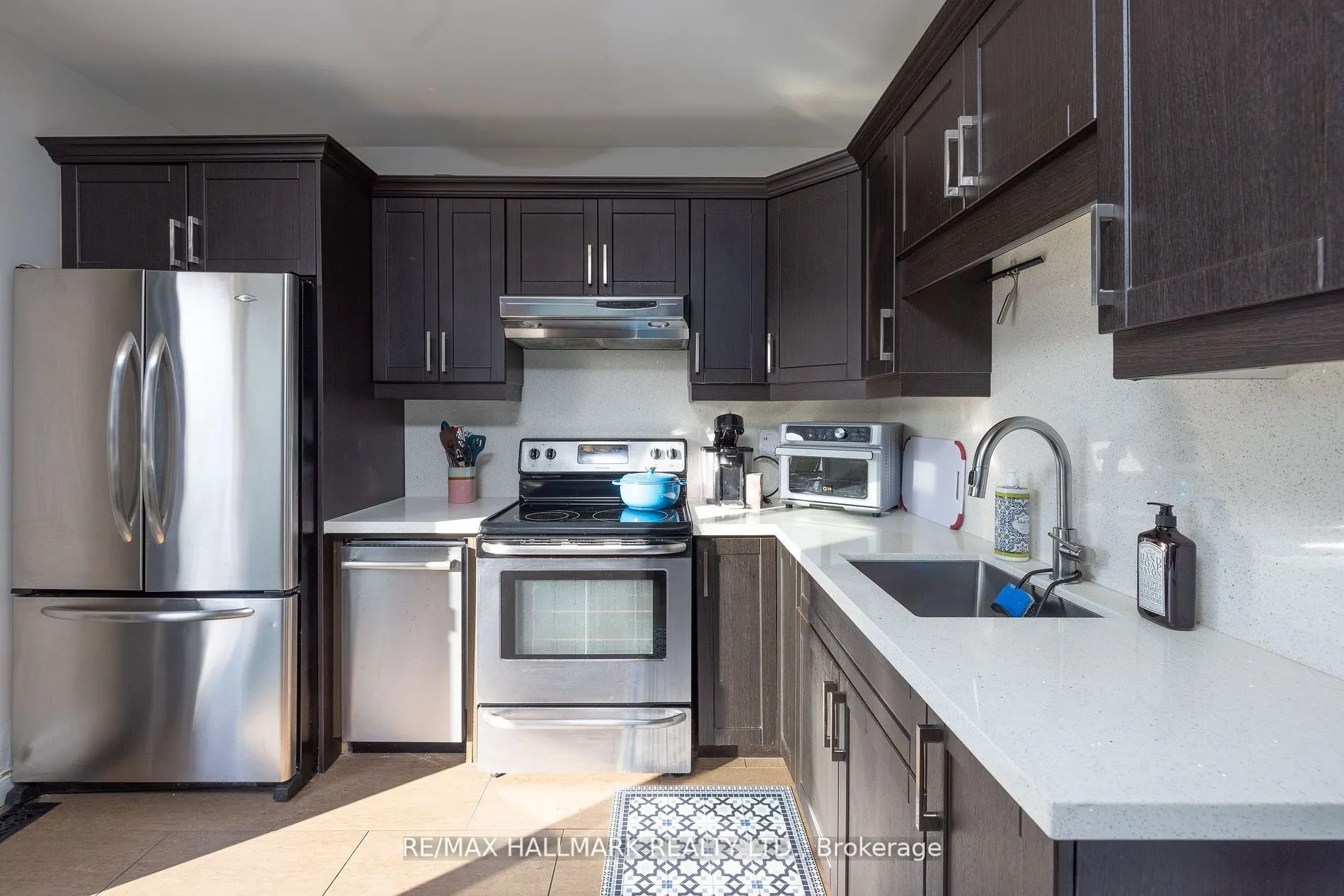 18 Pape Avenue, #upper