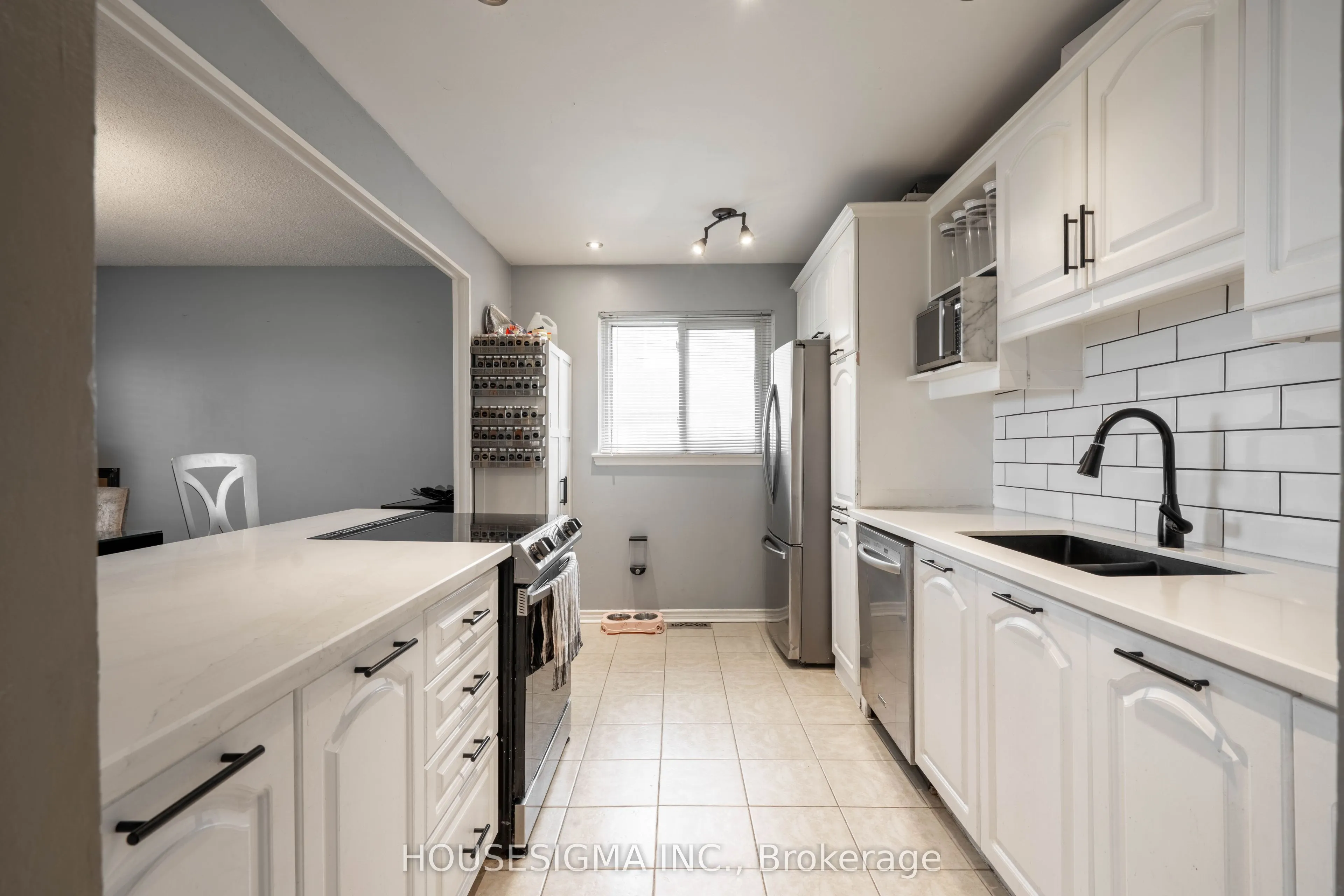 321 Blackthorn Street, #82