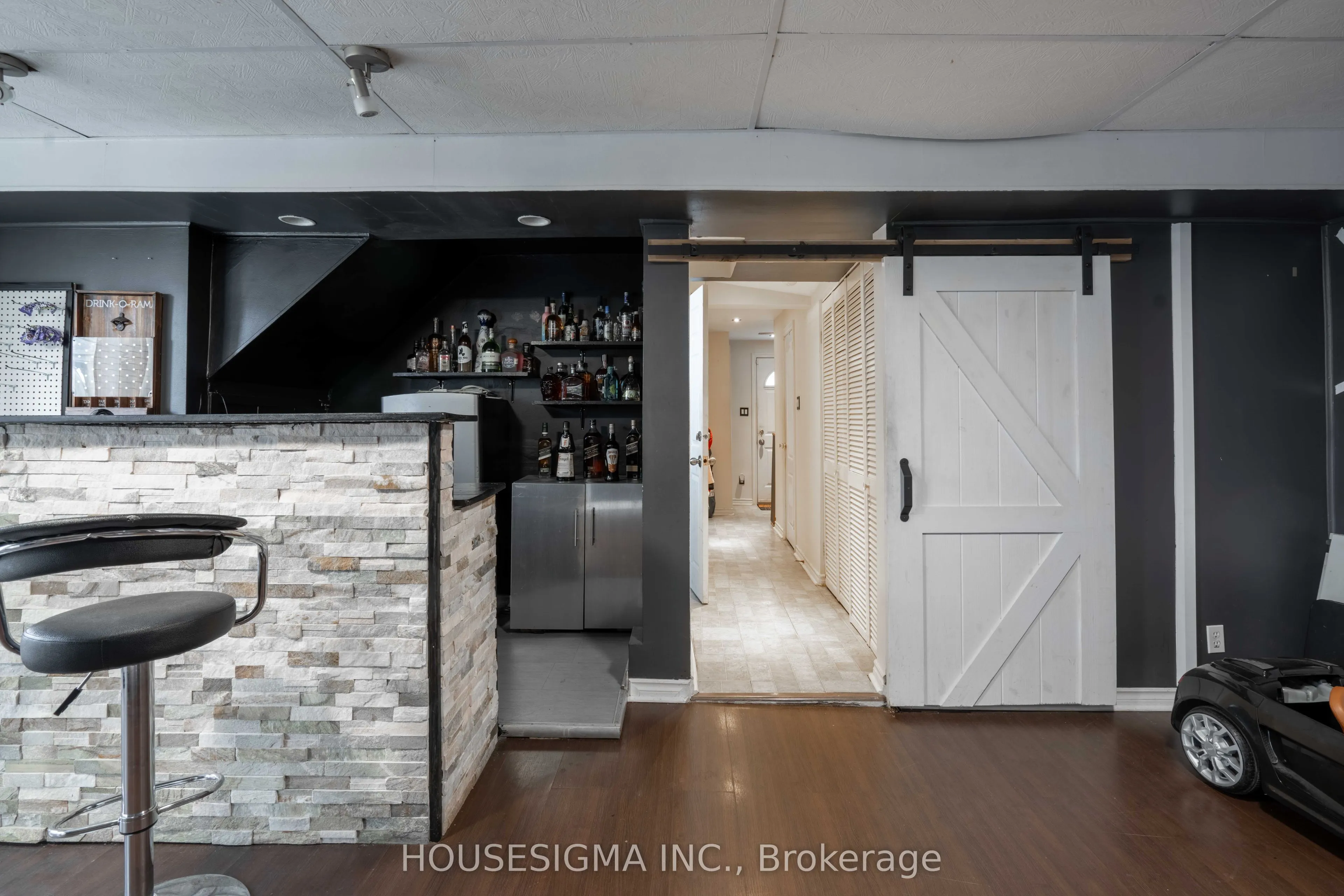 321 Blackthorn Street, #82