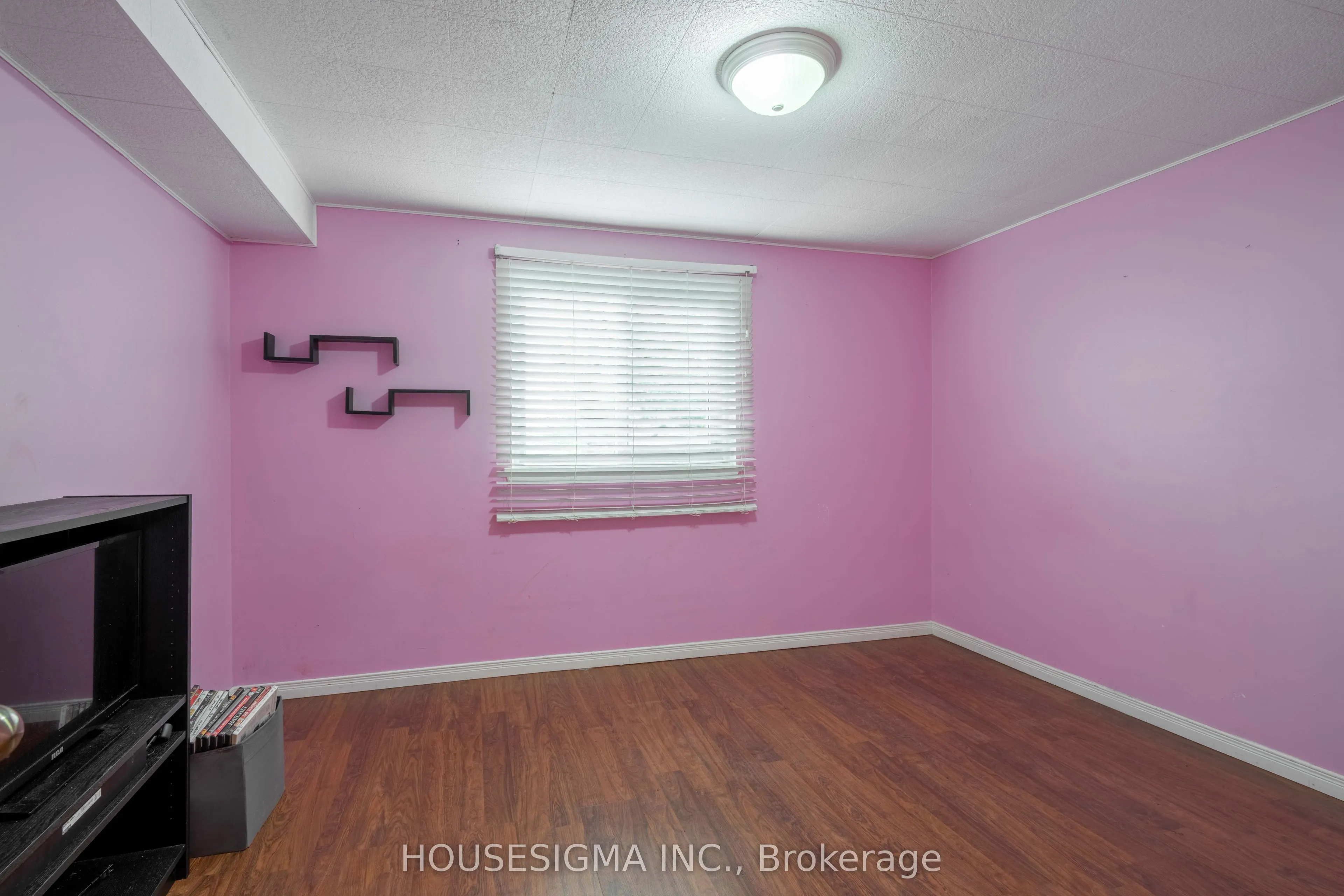 321 Blackthorn Street, #82