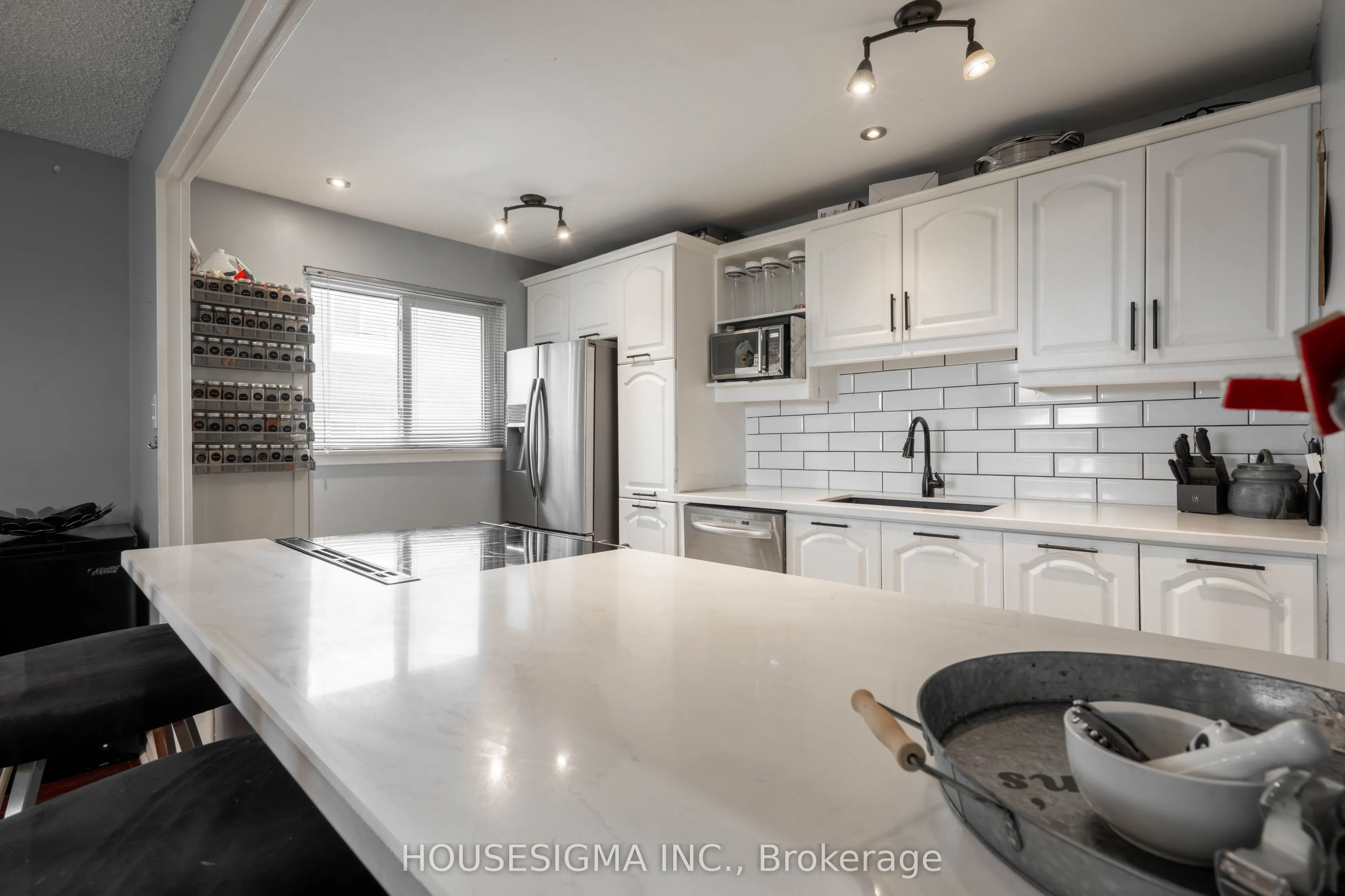 321 Blackthorn Street, #82