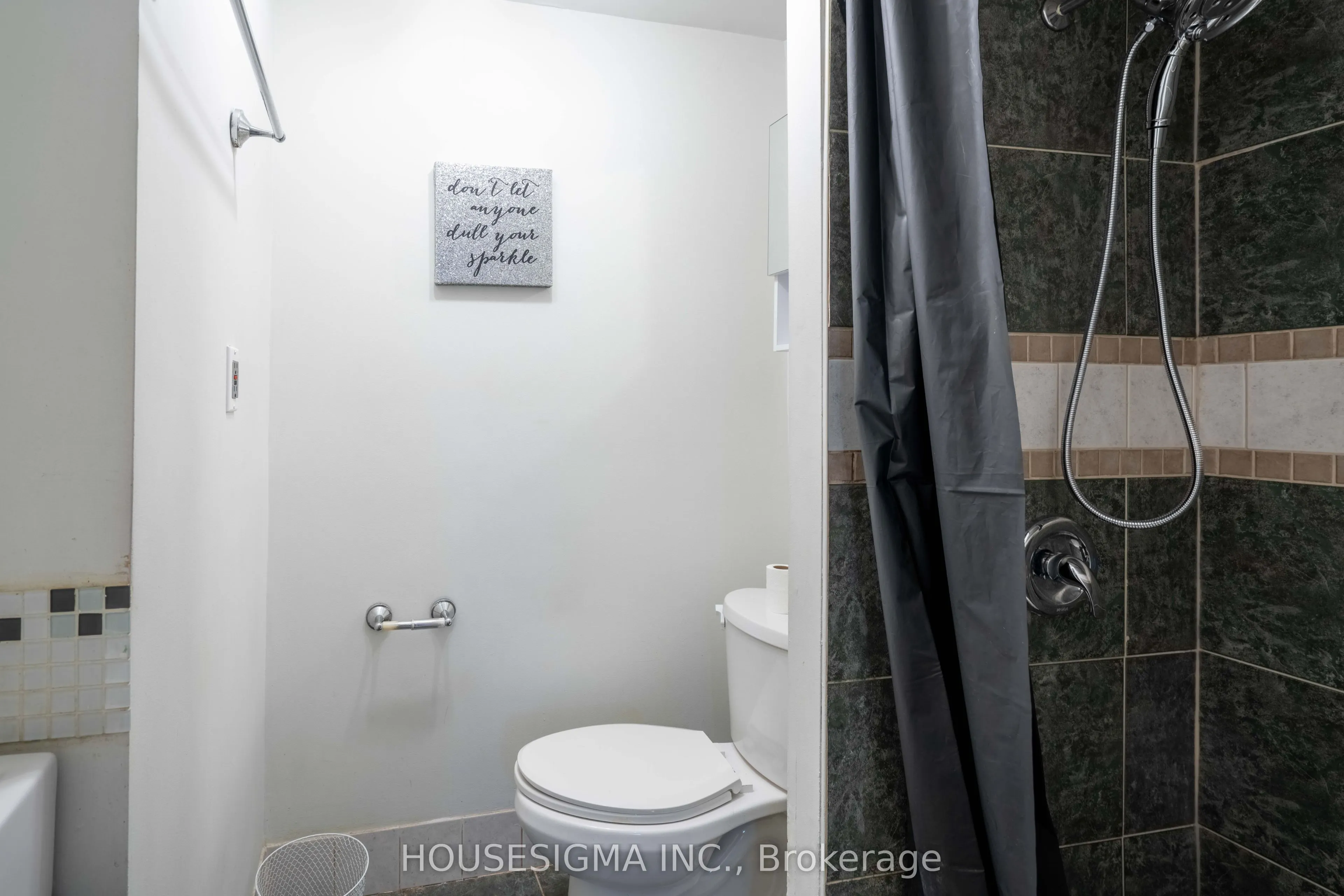 321 Blackthorn Street, #82