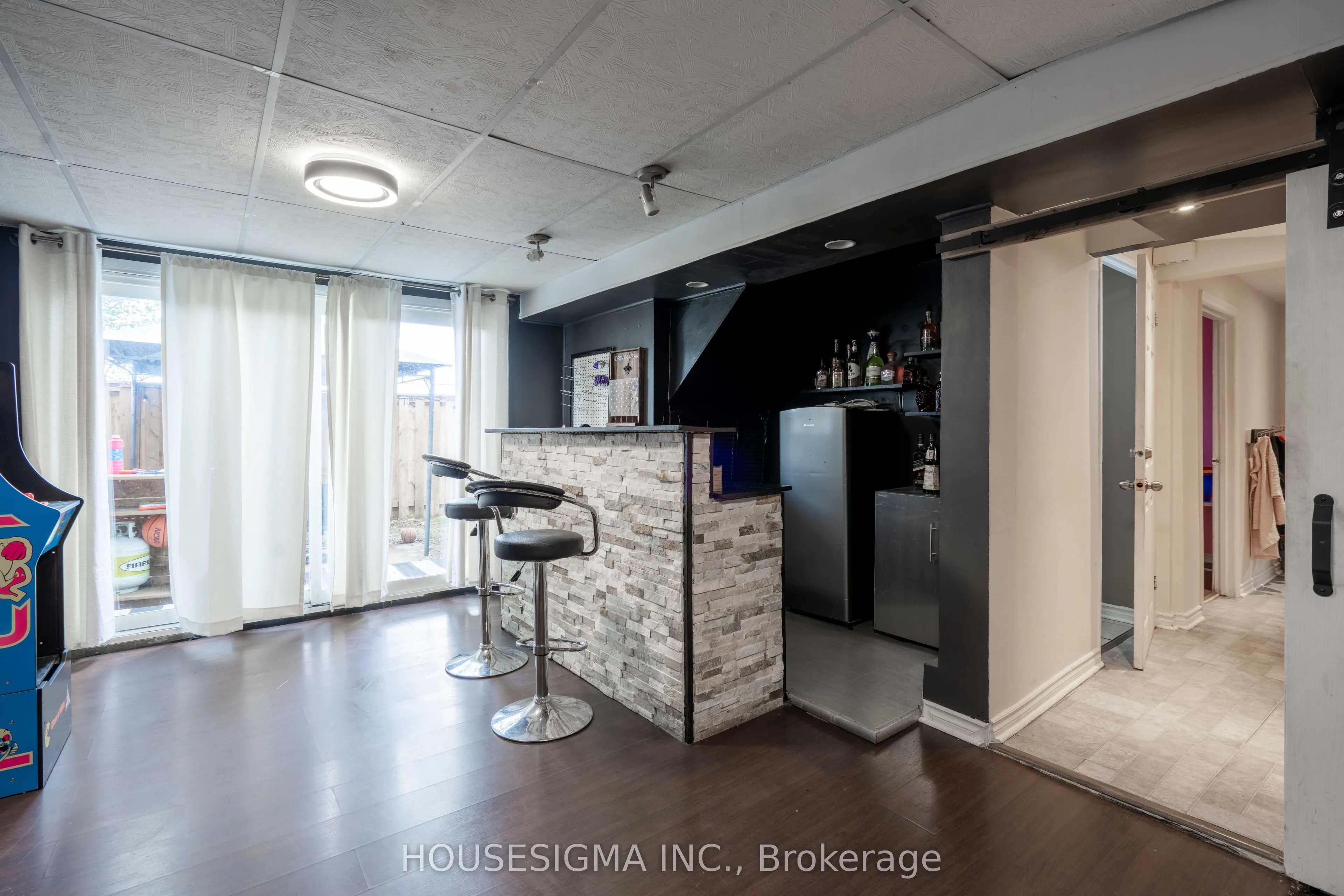 321 Blackthorn Street, #82