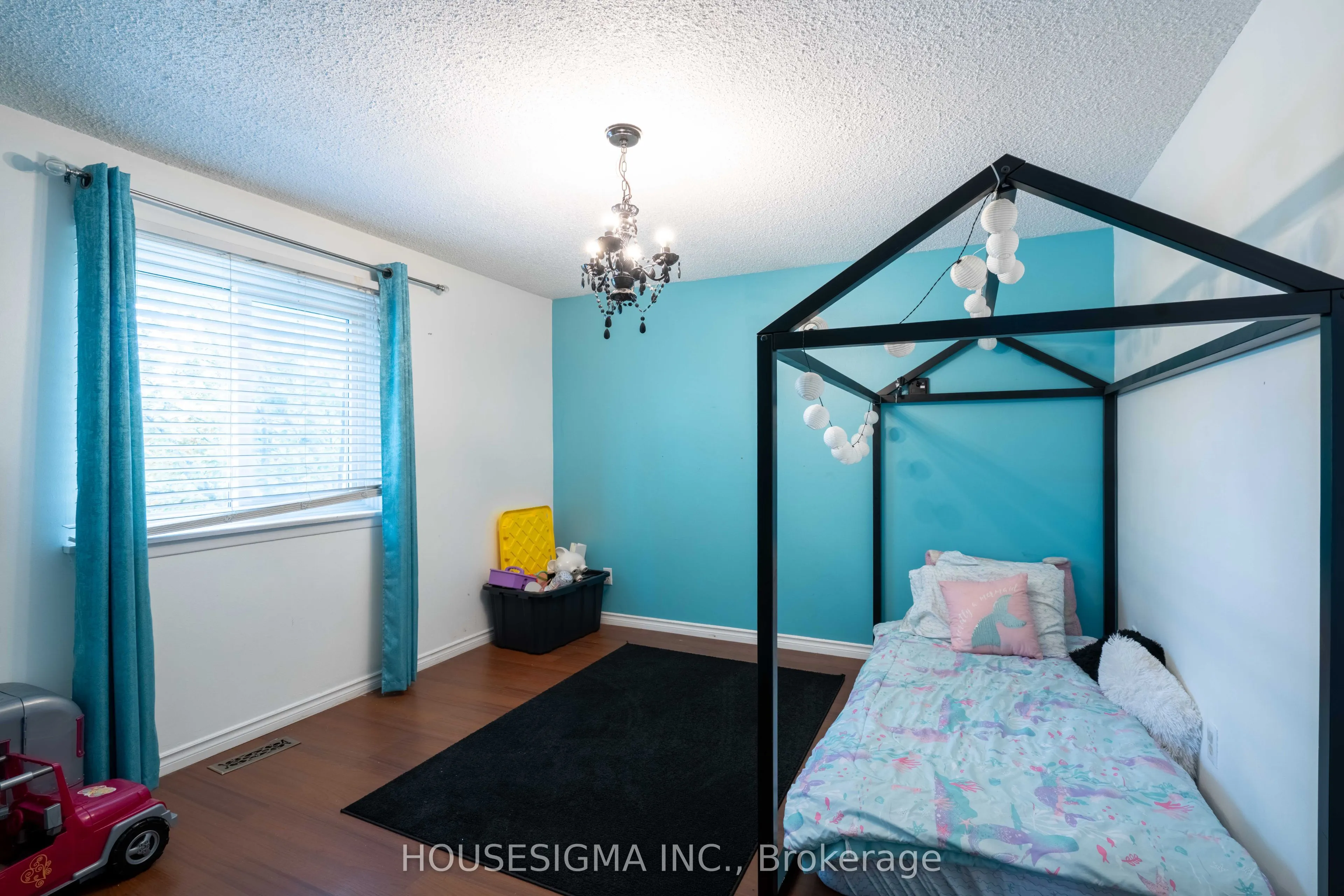 321 Blackthorn Street, #82