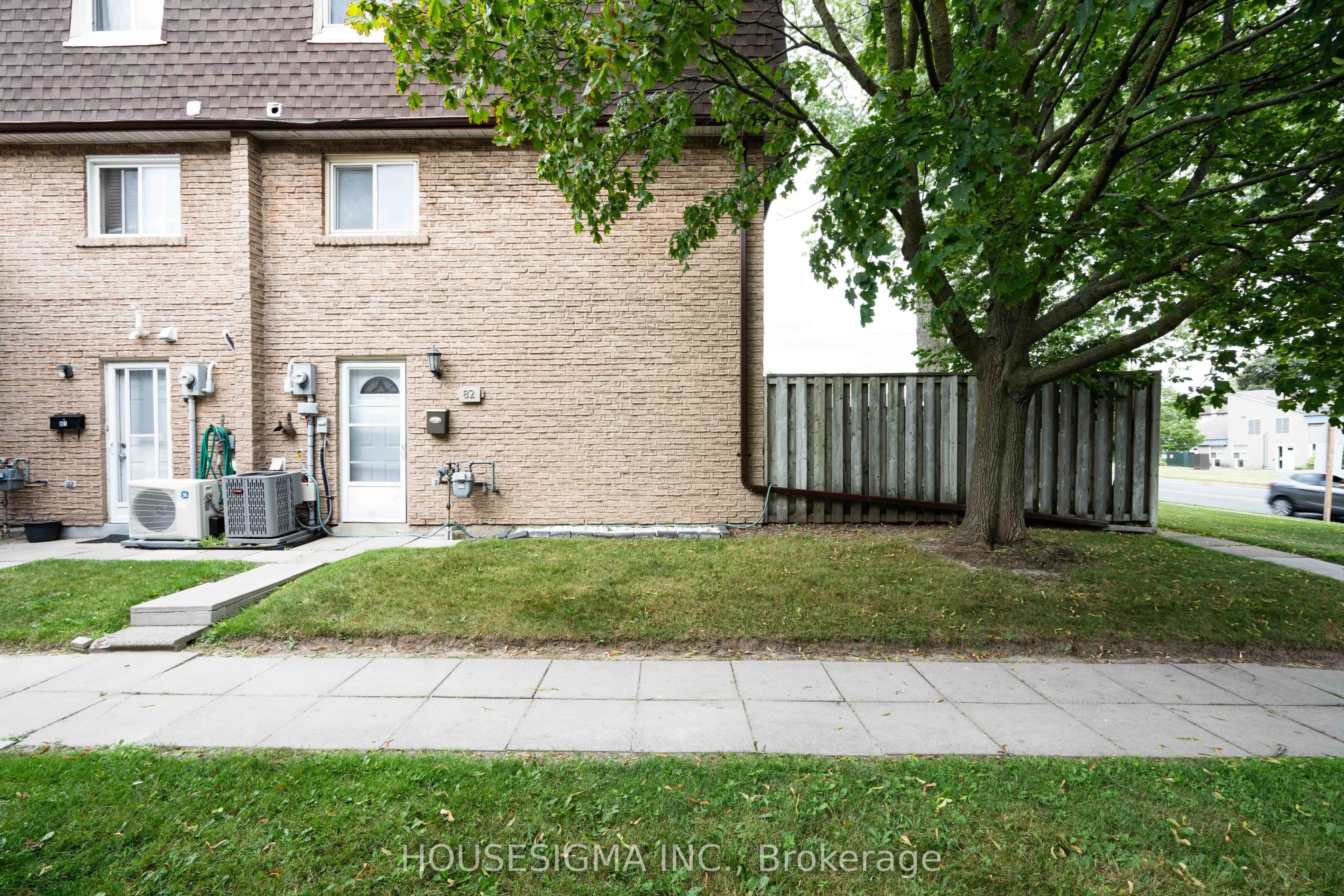 321 Blackthorn Street, #82