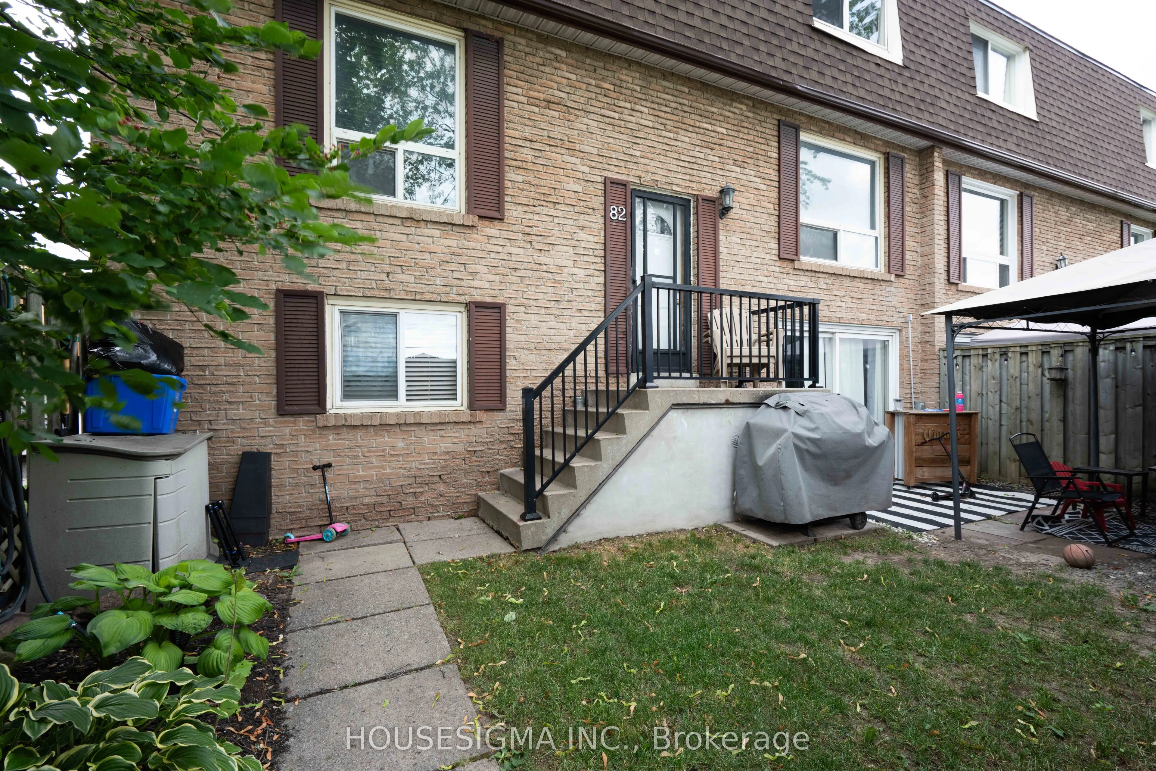 321 Blackthorn Street, #82