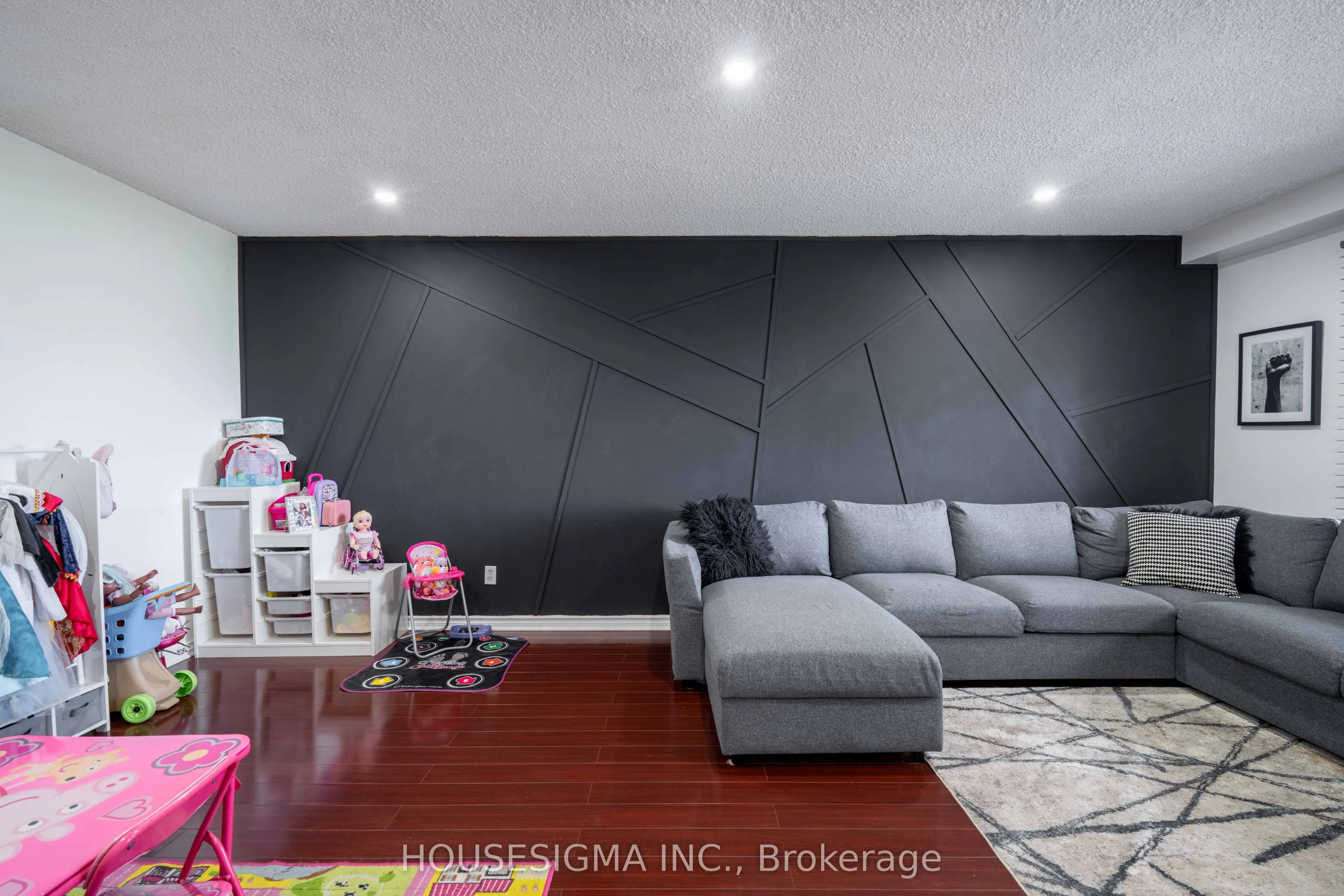 321 Blackthorn Street, #82