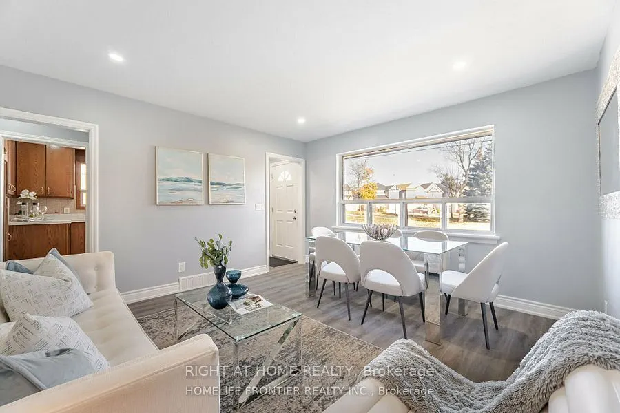1204 Simcoe Street S