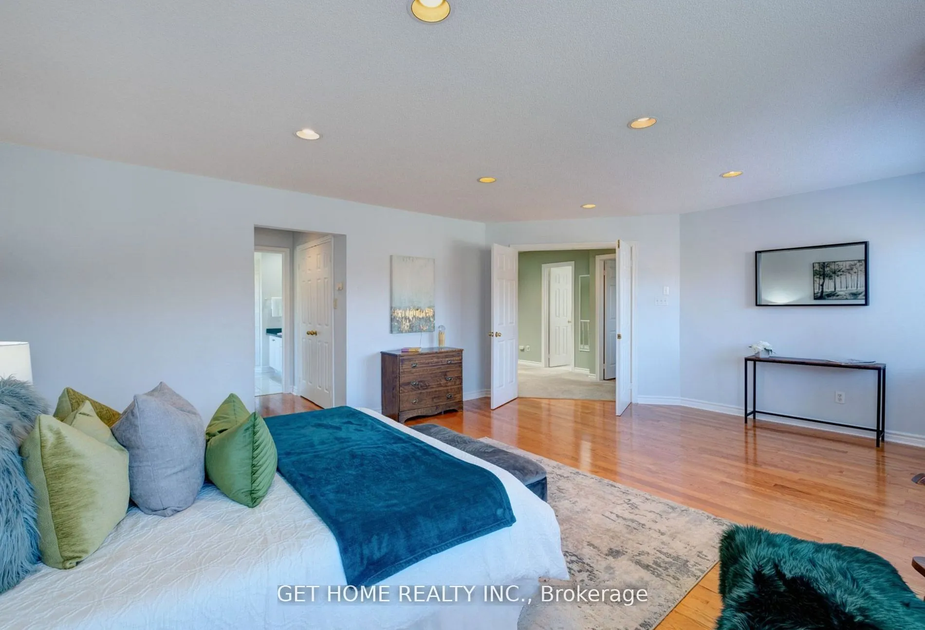 52 Emmet Place