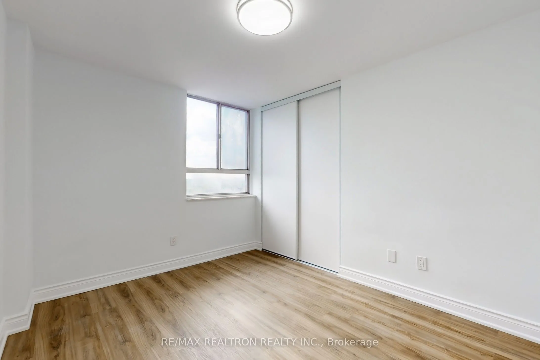 1 Massey Square, #1506