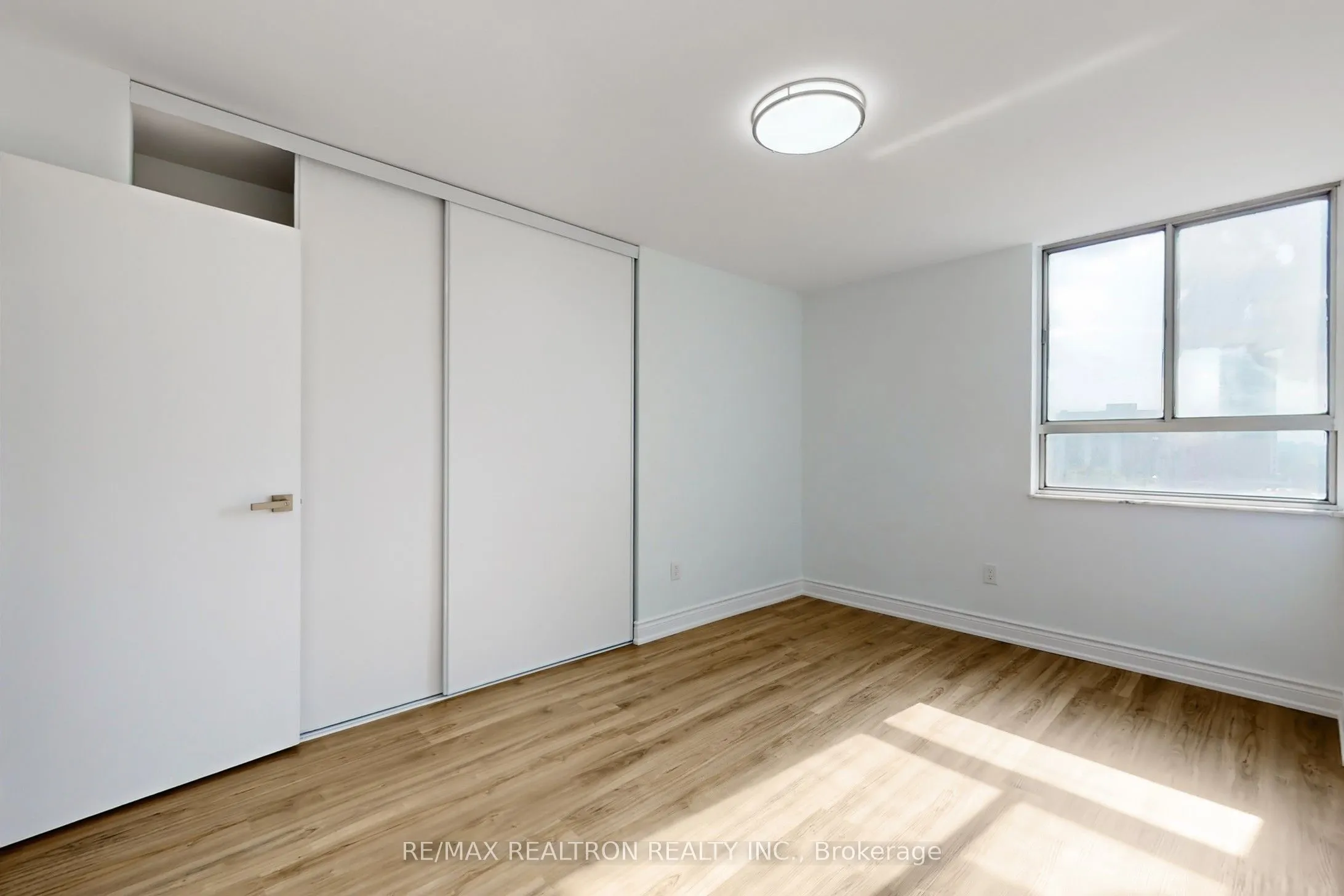 1 Massey Square, #1506