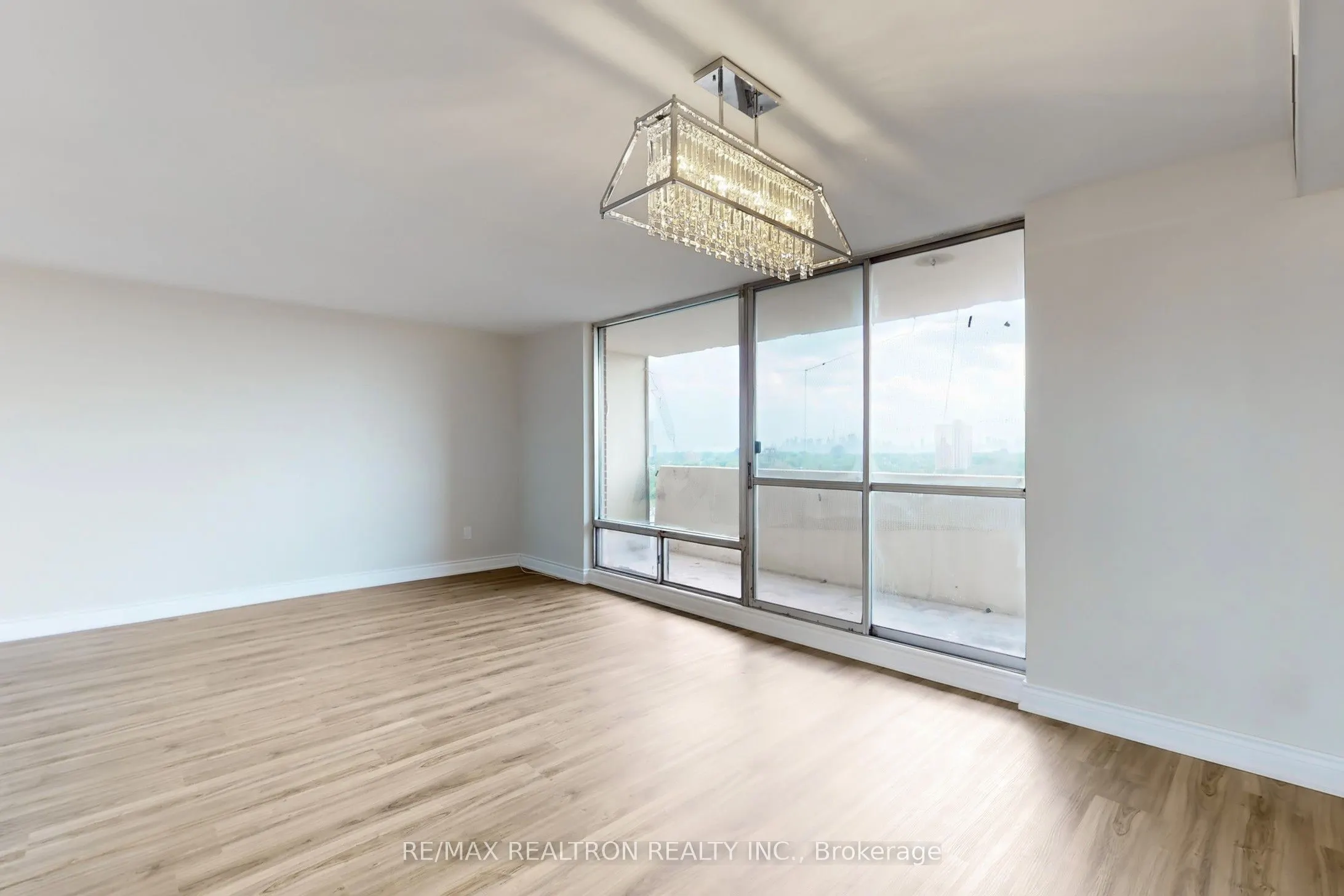 1 Massey Square, #1506