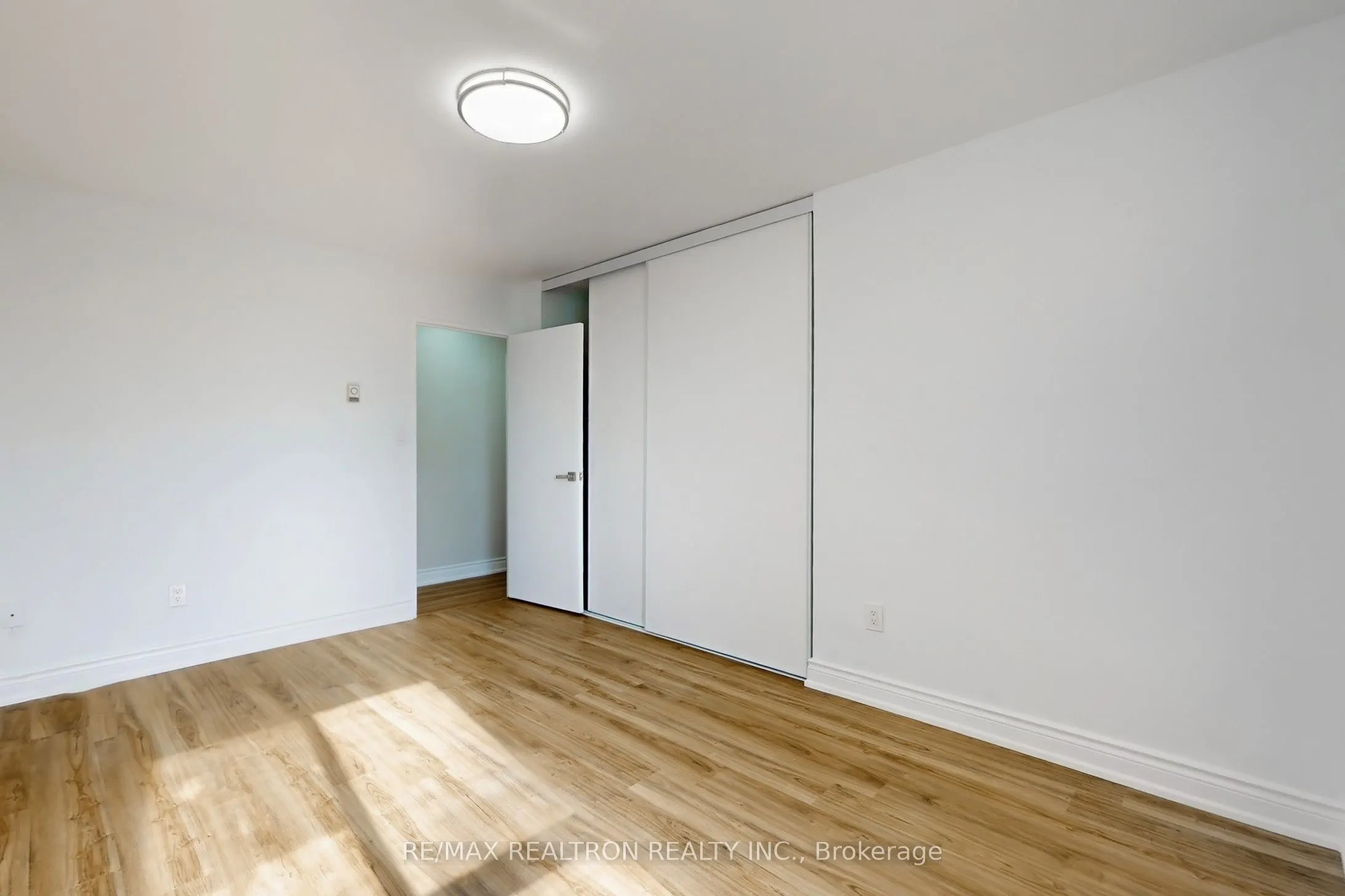 1 Massey Square, #1506