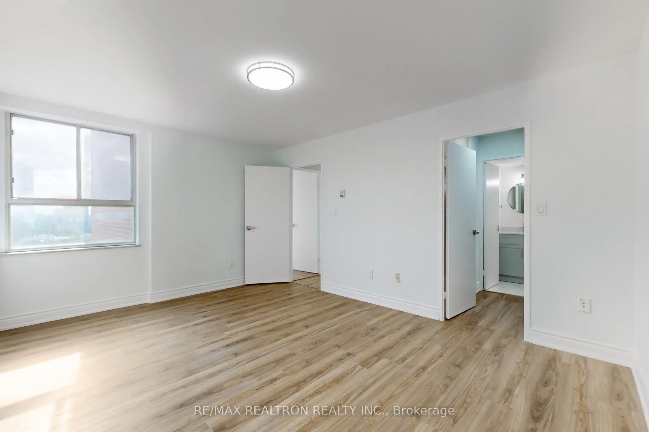 1 Massey Square, #1506