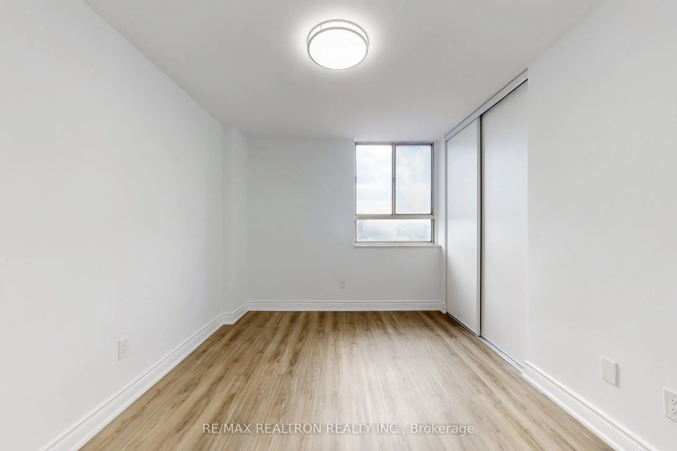 1 Massey Square, #1506