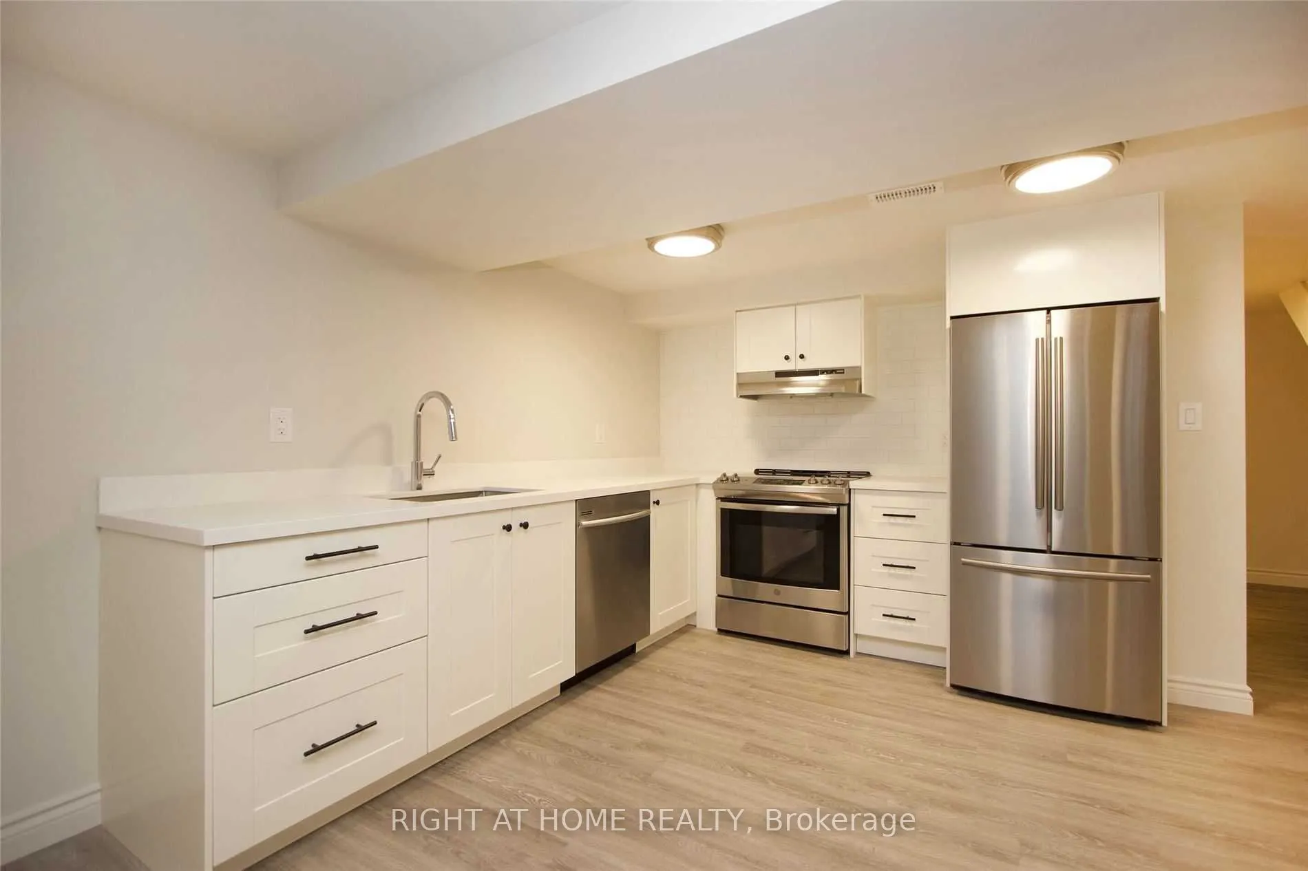 1053 Norman Crescent, #Lower