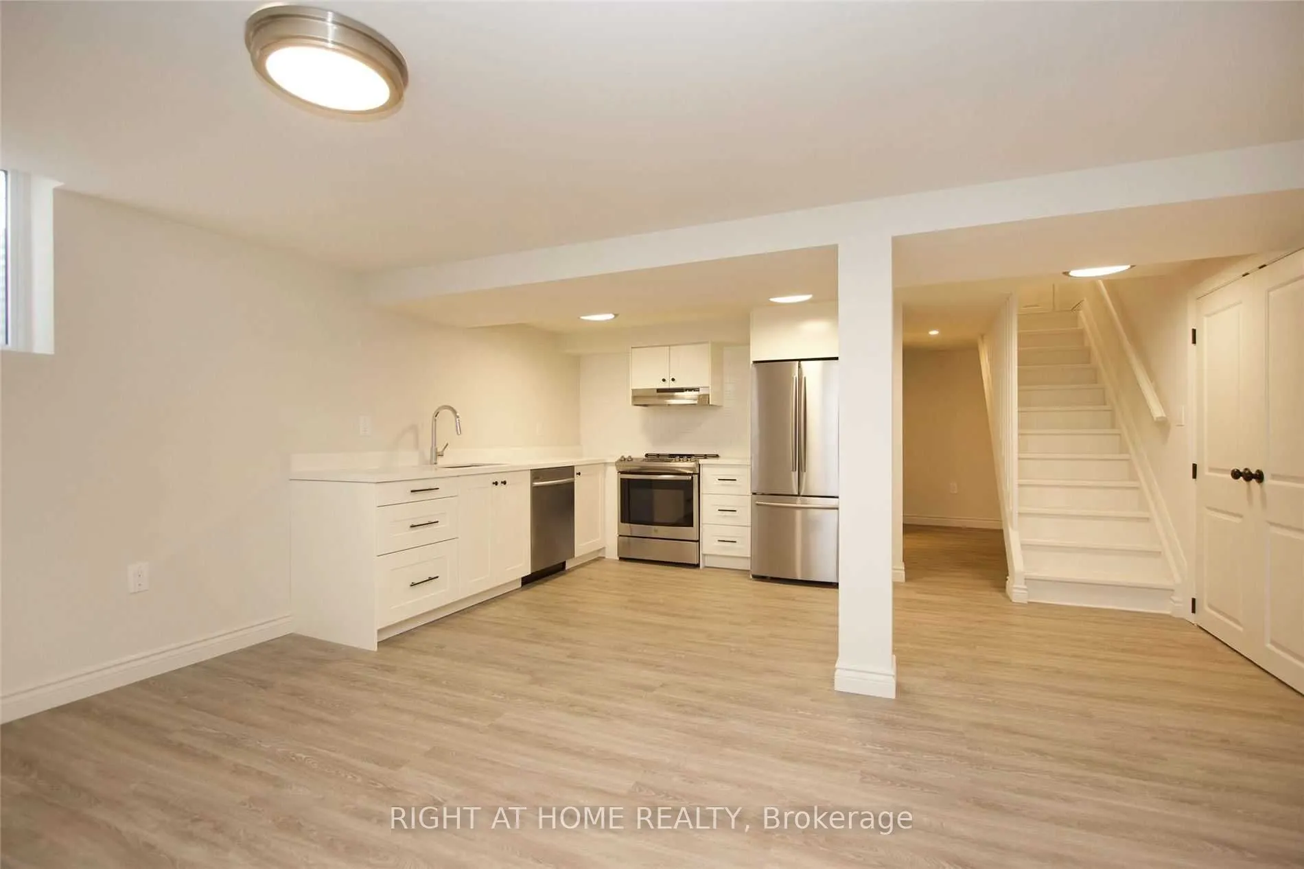 1053 Norman Crescent, #Lower