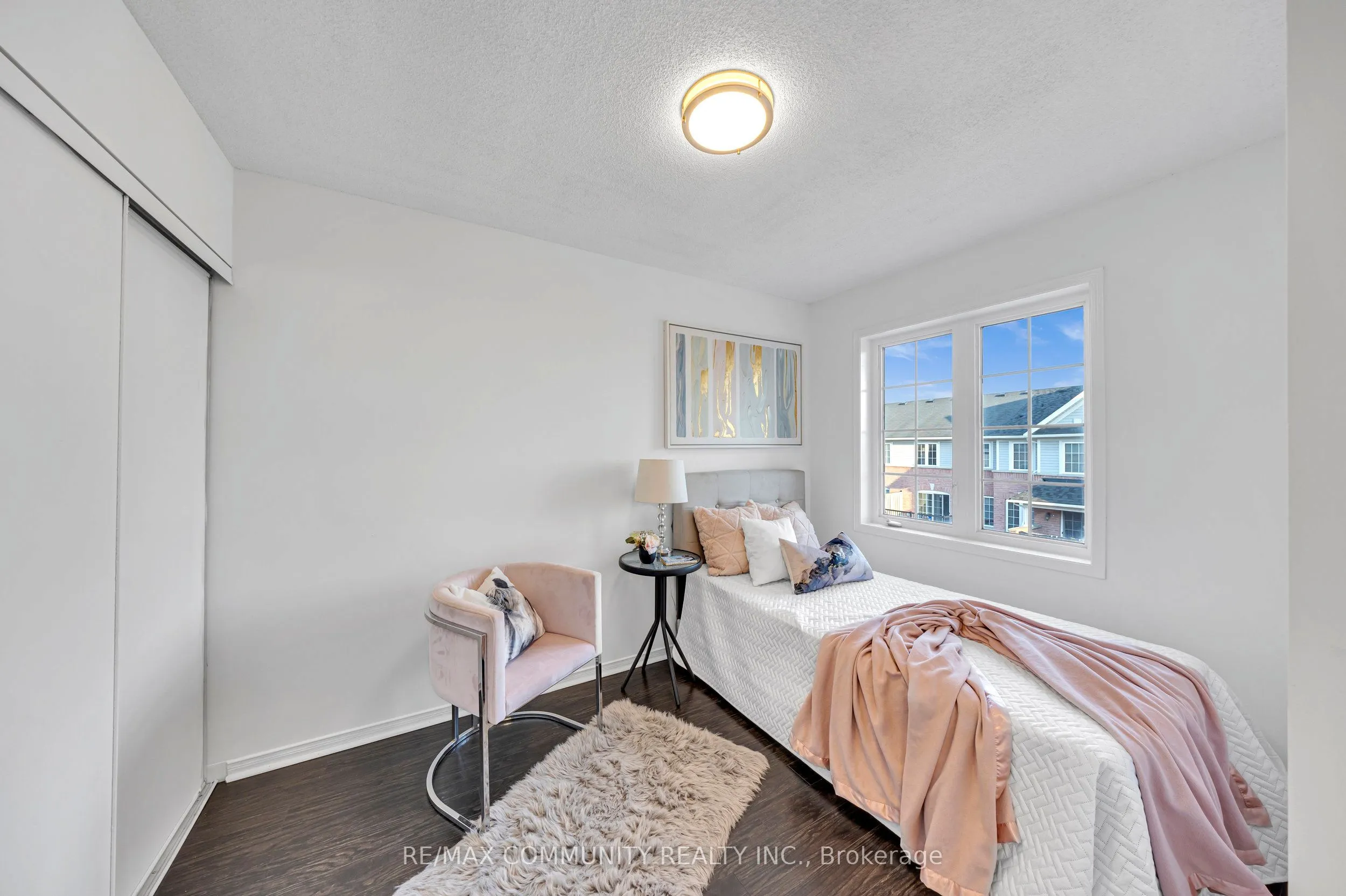 473 Rossland Road E
