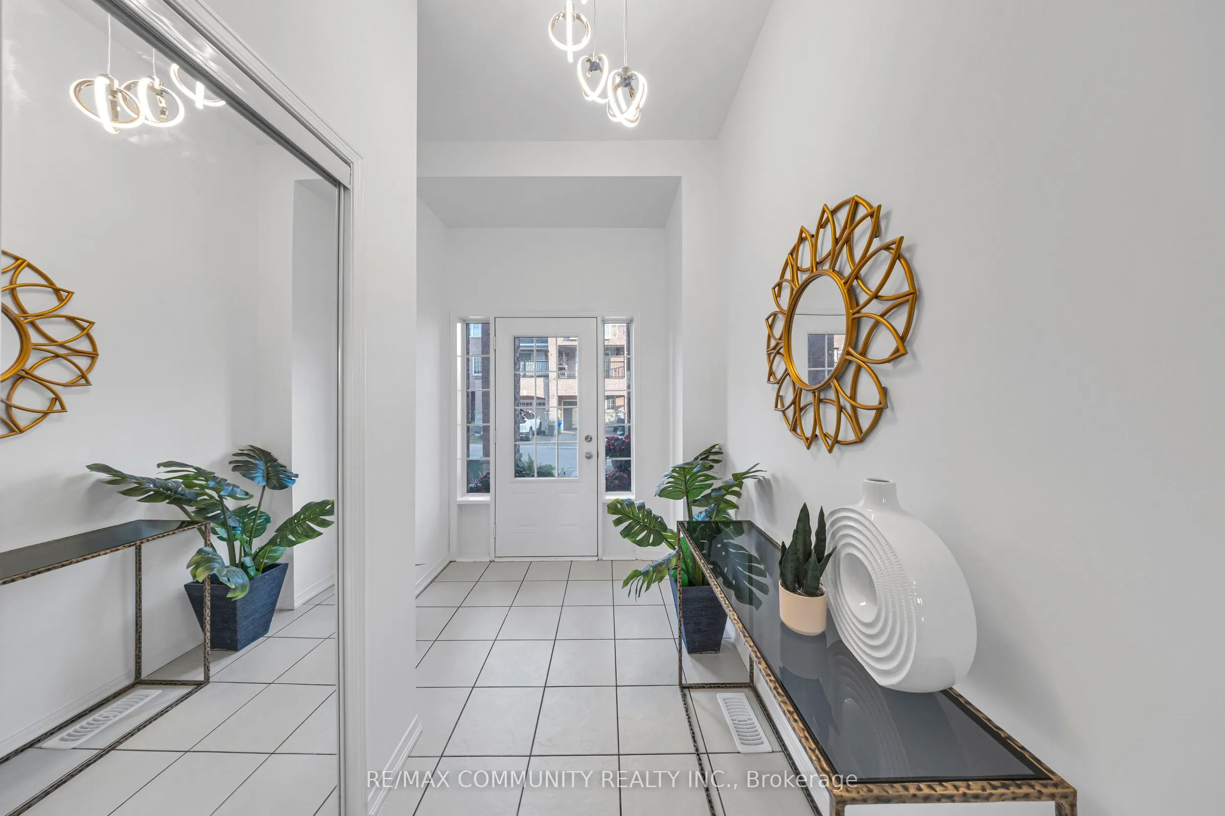473 Rossland Road E