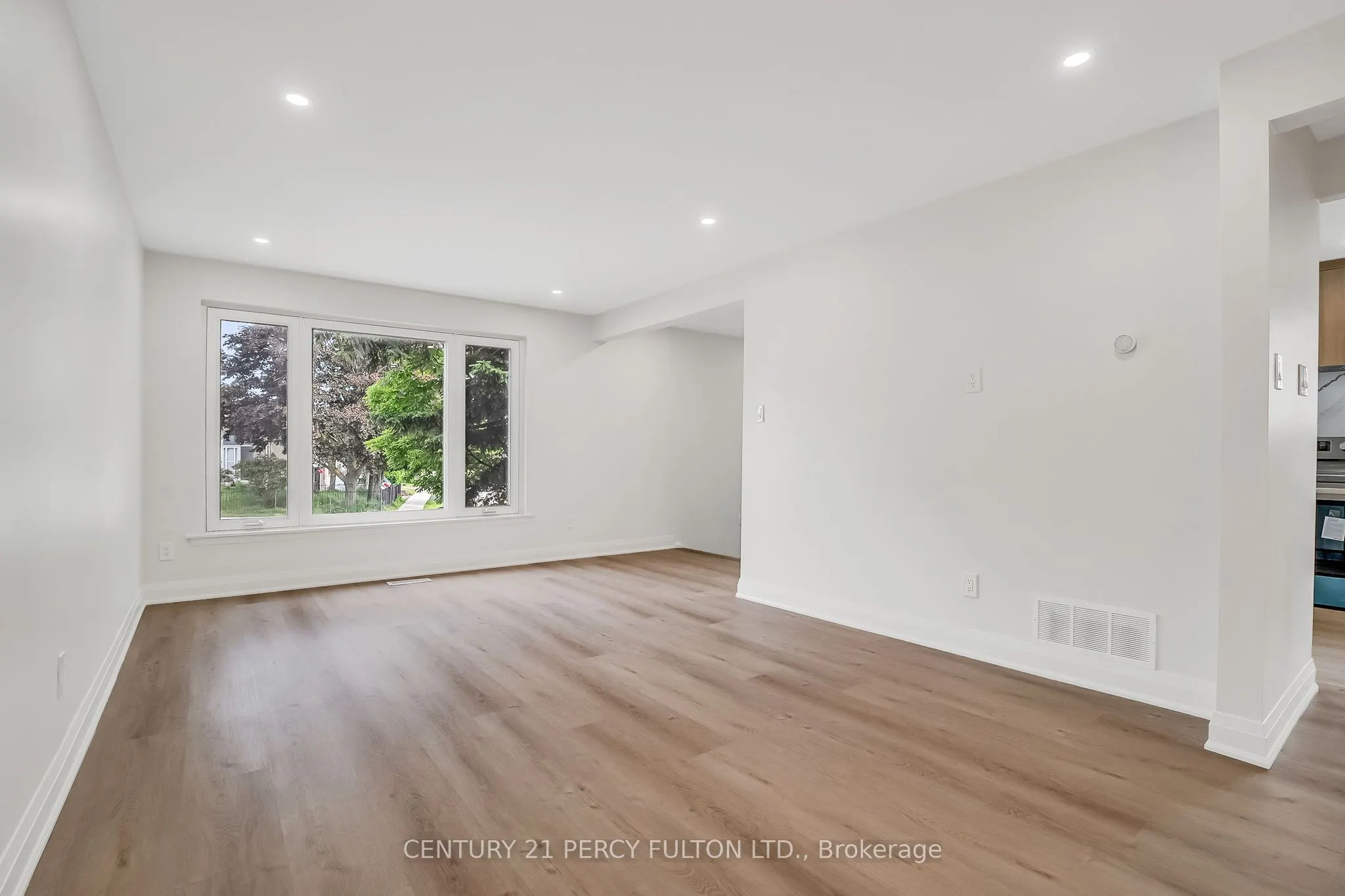 33 Pettibone Square