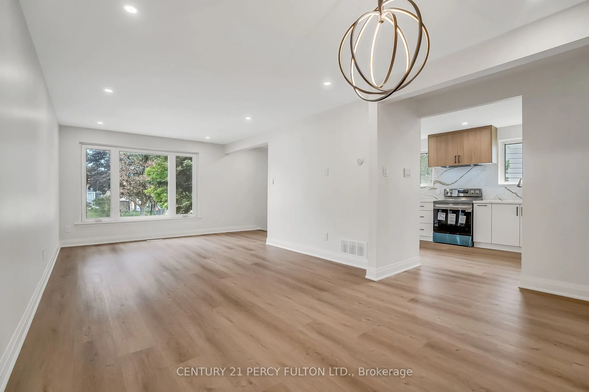 33 Pettibone Square