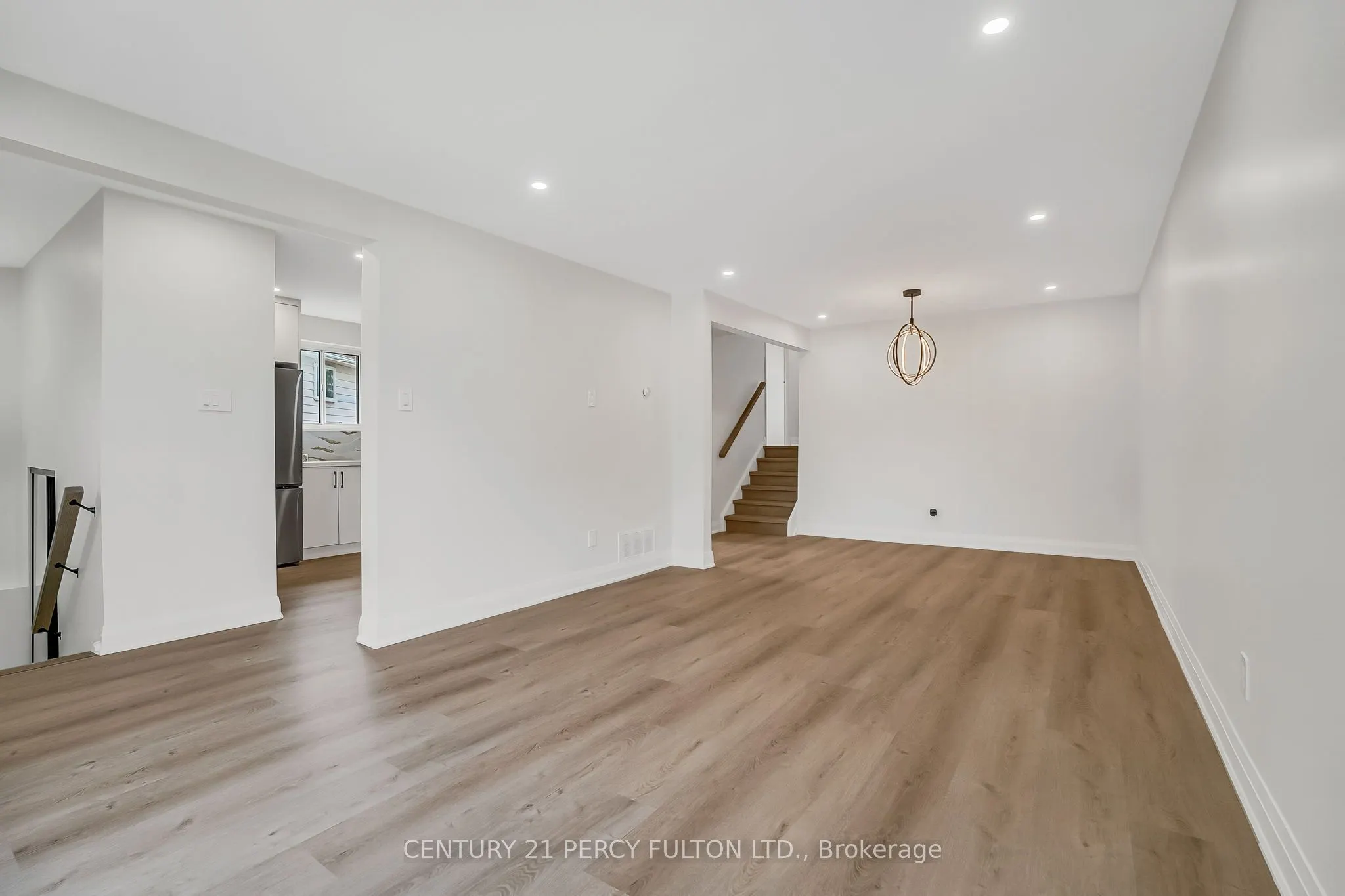 33 Pettibone Square