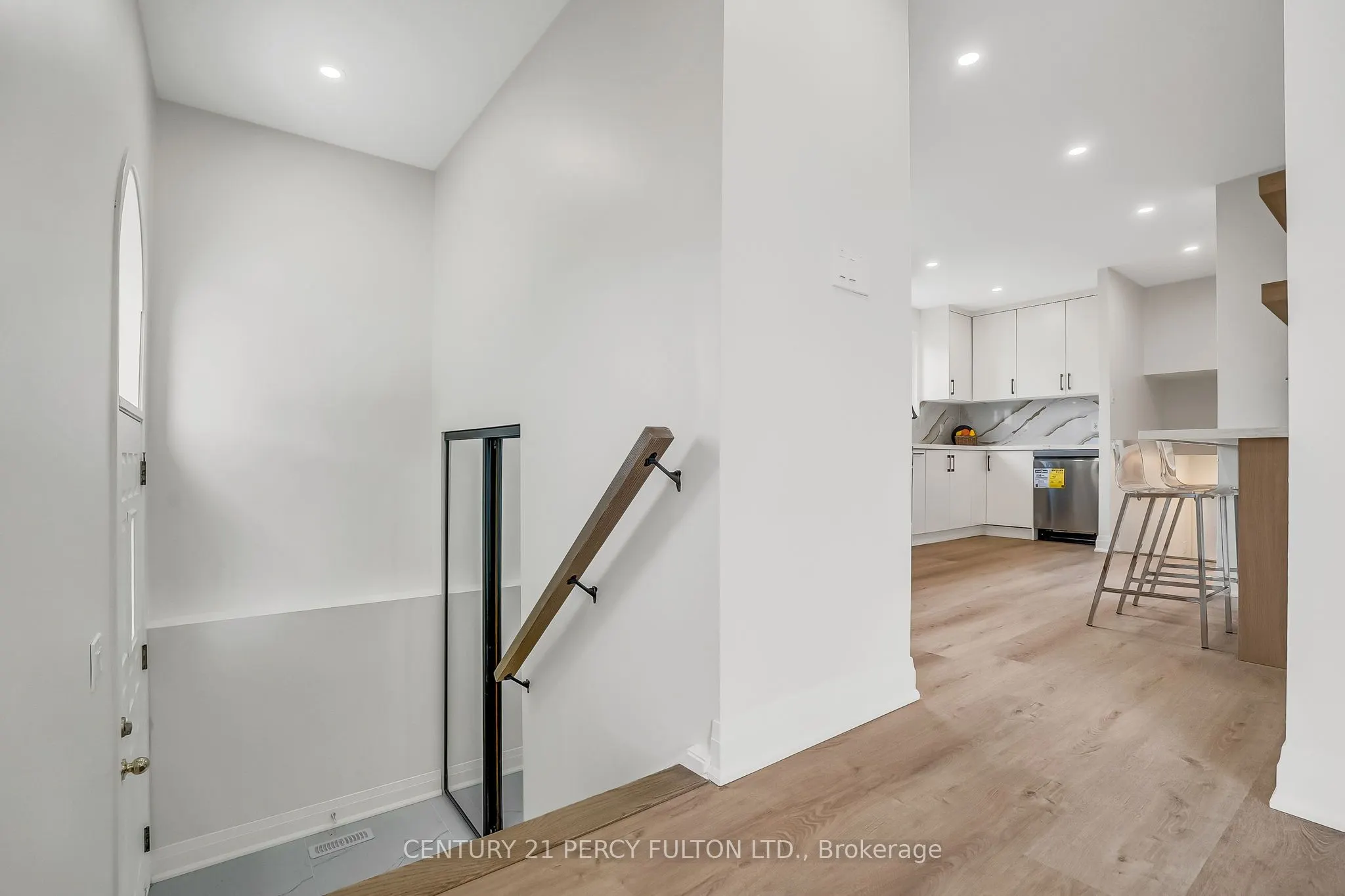 33 Pettibone Square