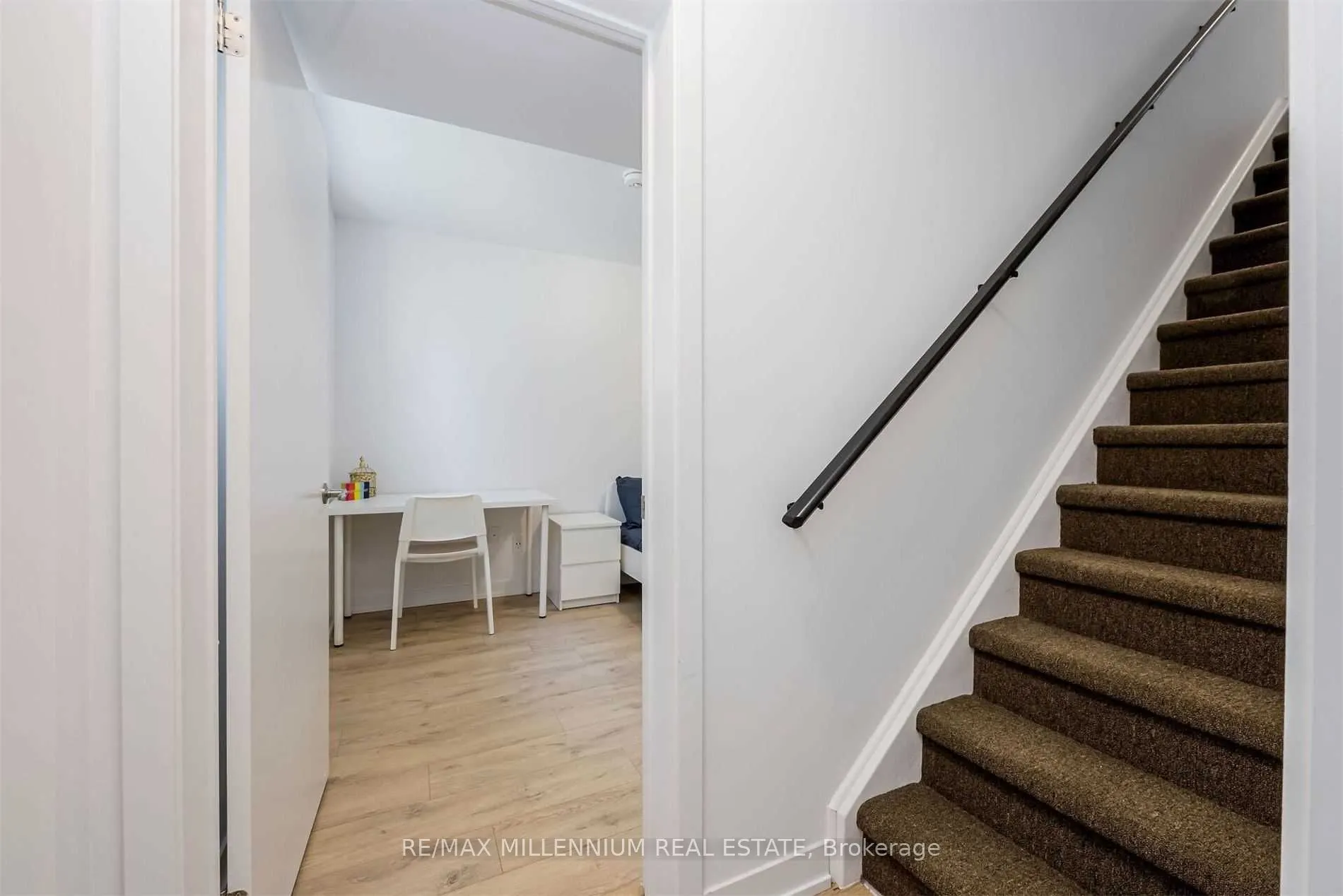 1740 Simcoe Unit 2 Street, #33