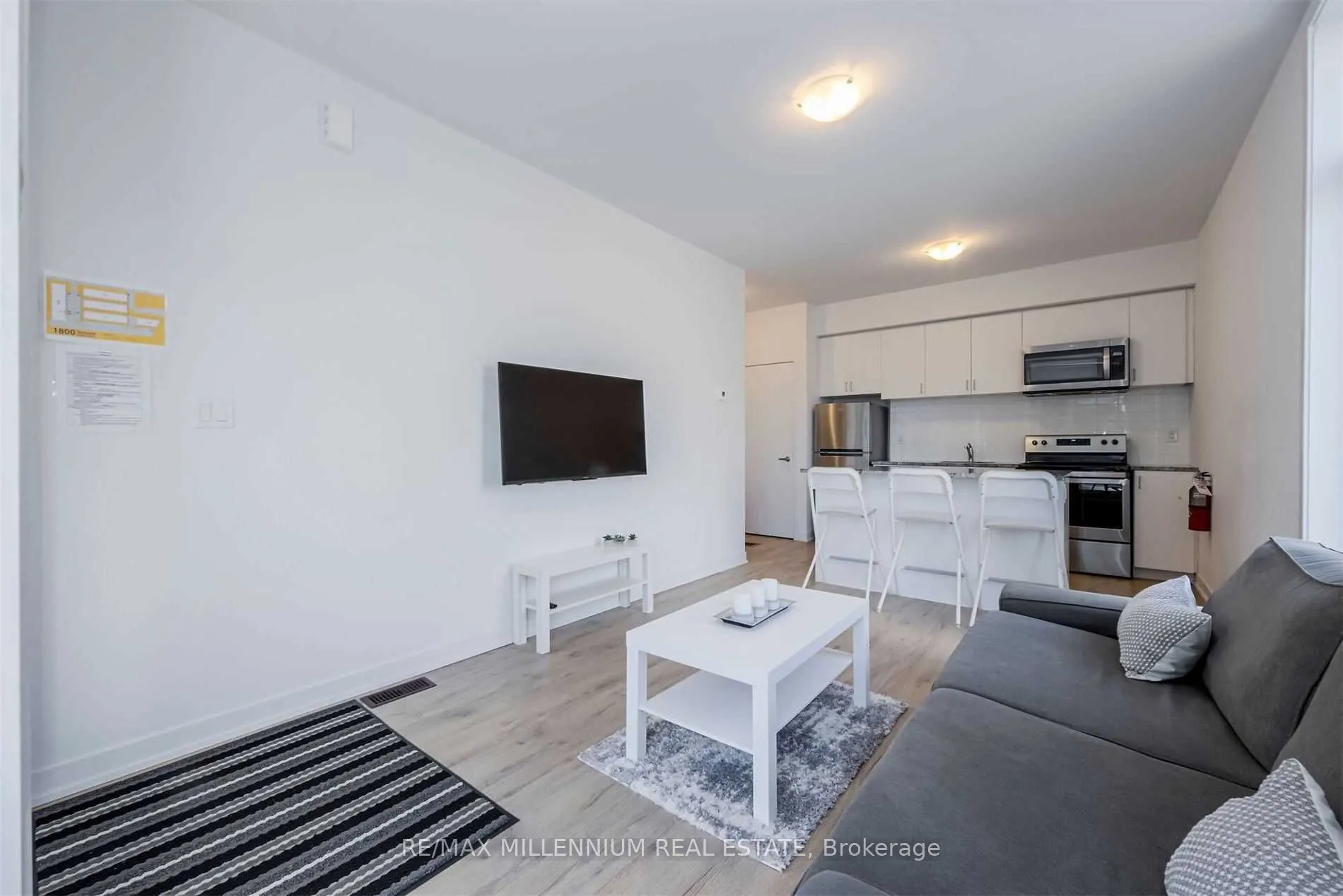 1740 Simcoe Unit 2 Street, #33