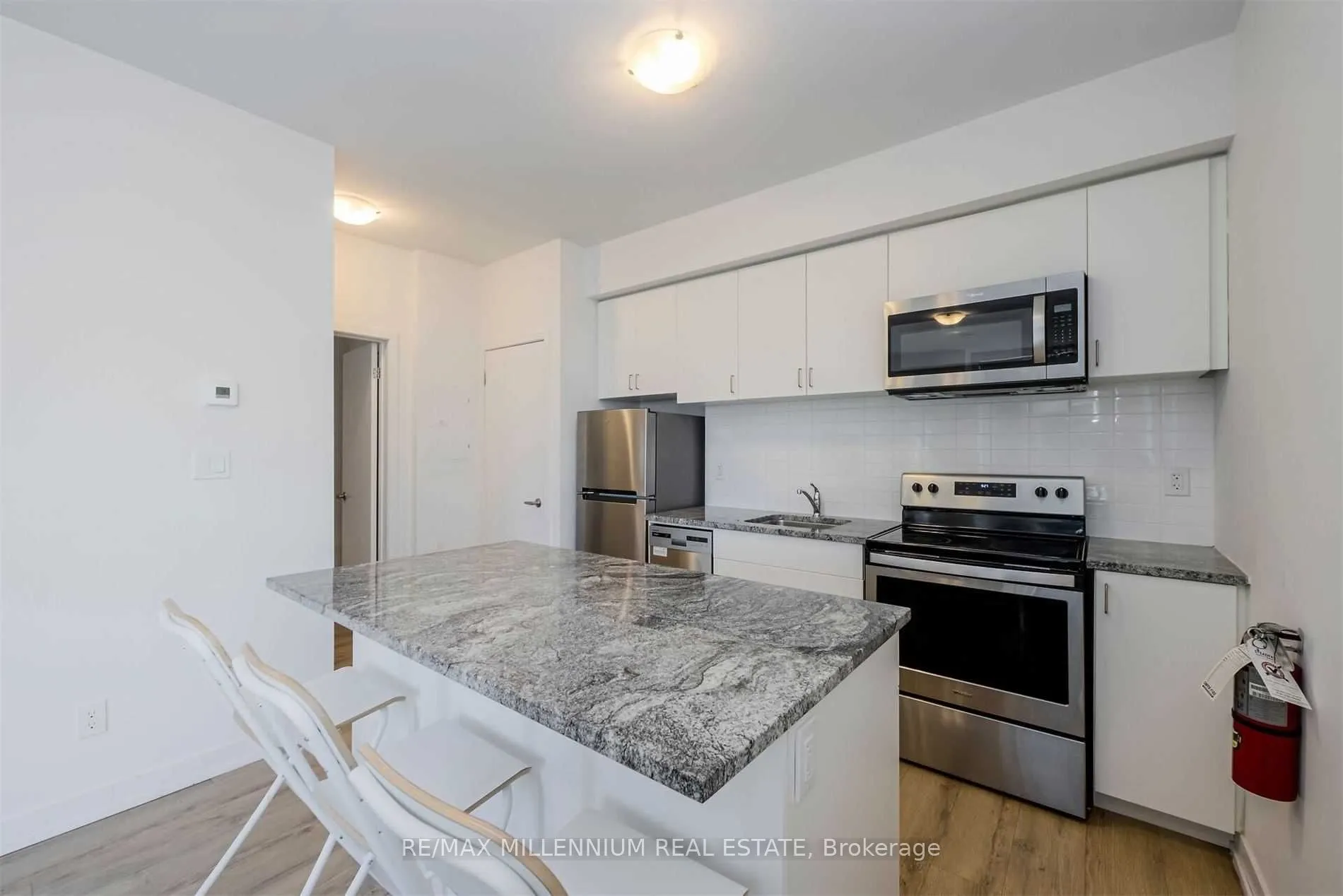 1740 Simcoe Unit 2 Street, #33